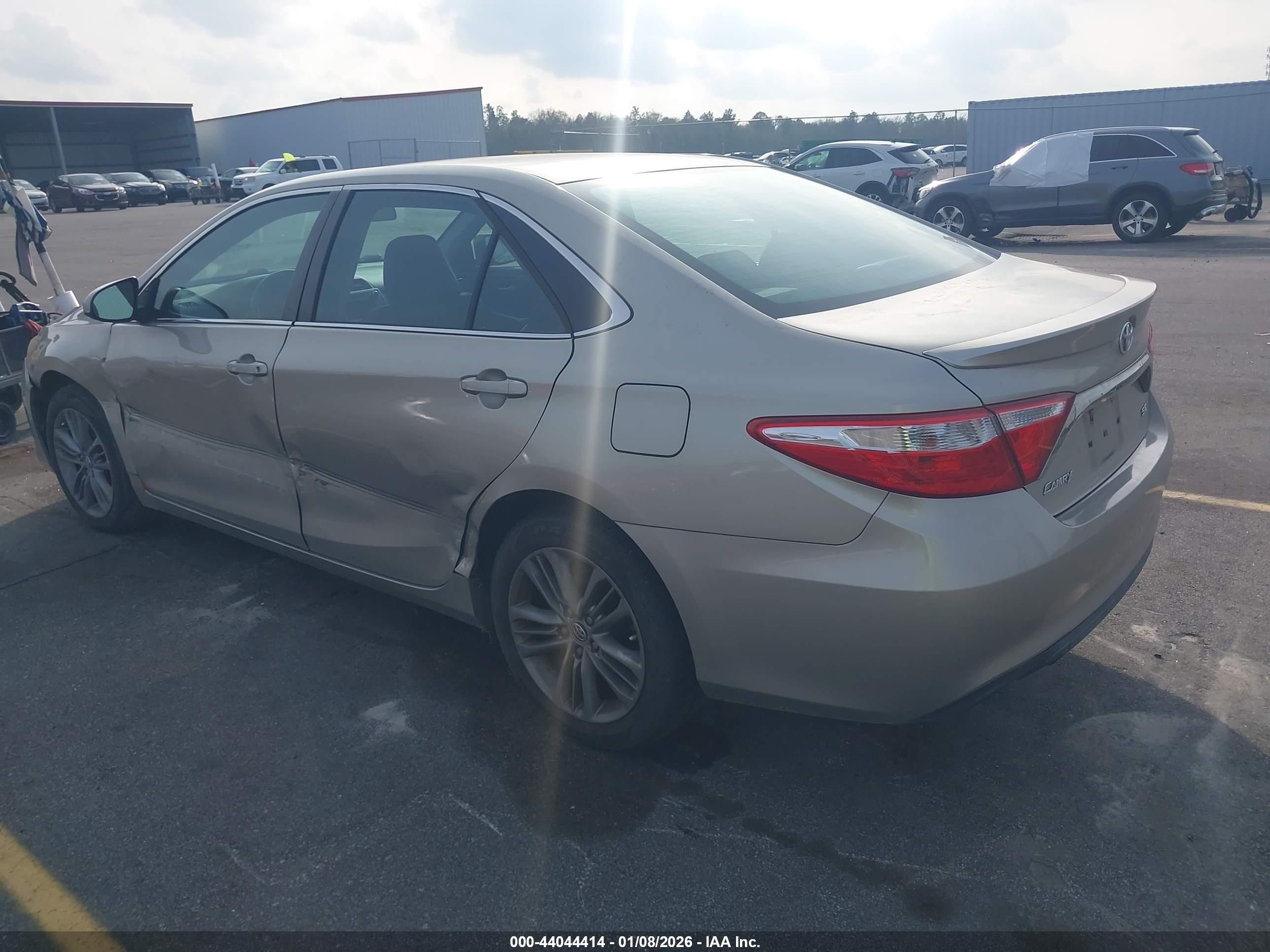 TOYOTA CAMRY image 3
