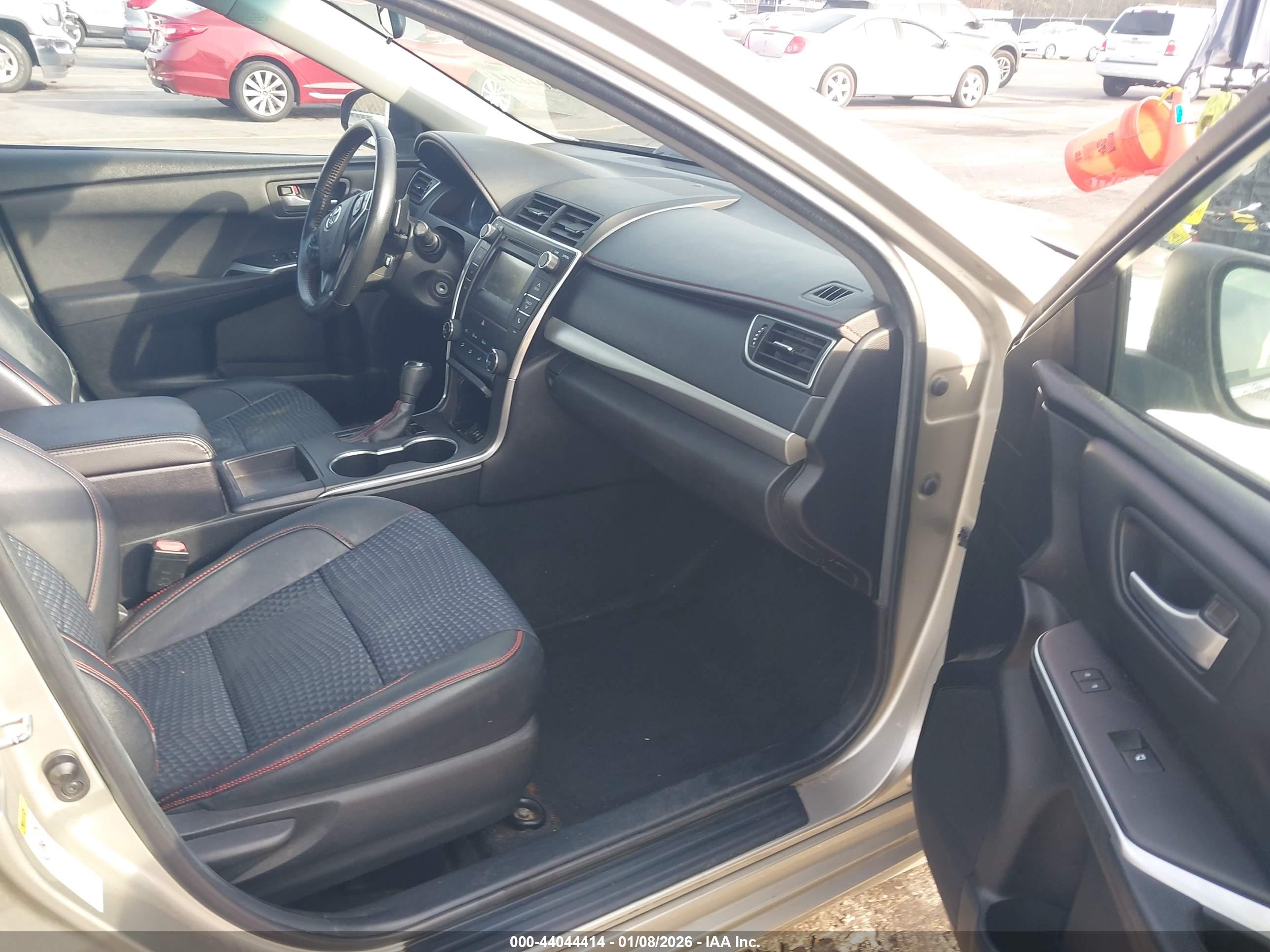 TOYOTA CAMRY image 5