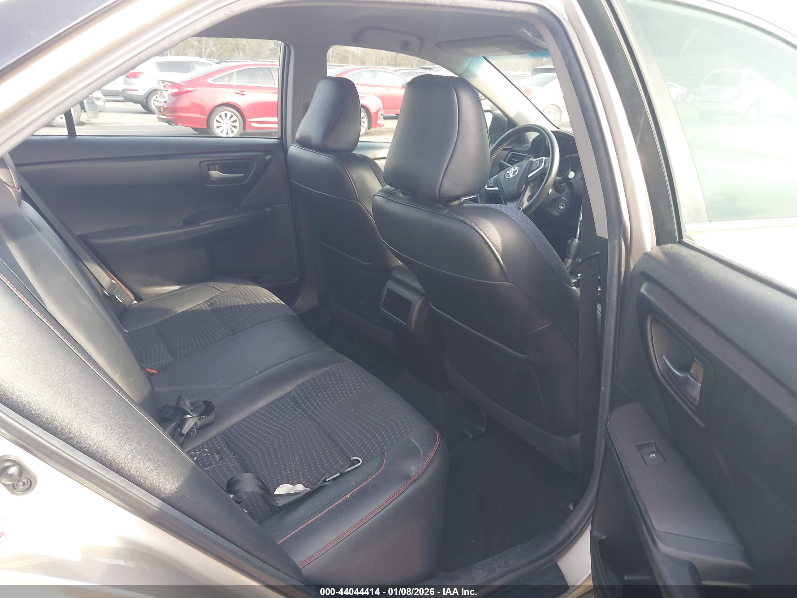 TOYOTA CAMRY image 8
