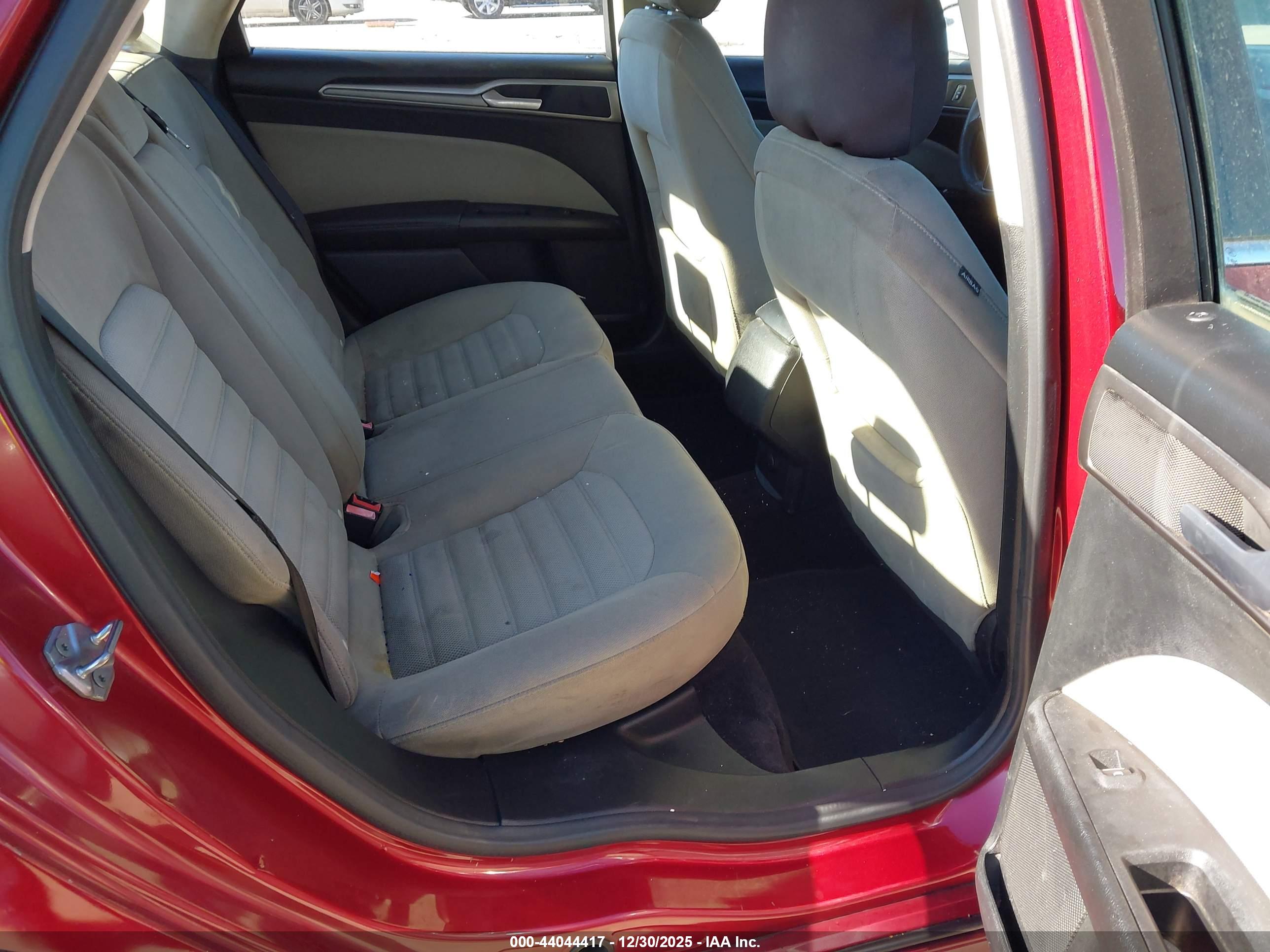 FORD FUSION image 8