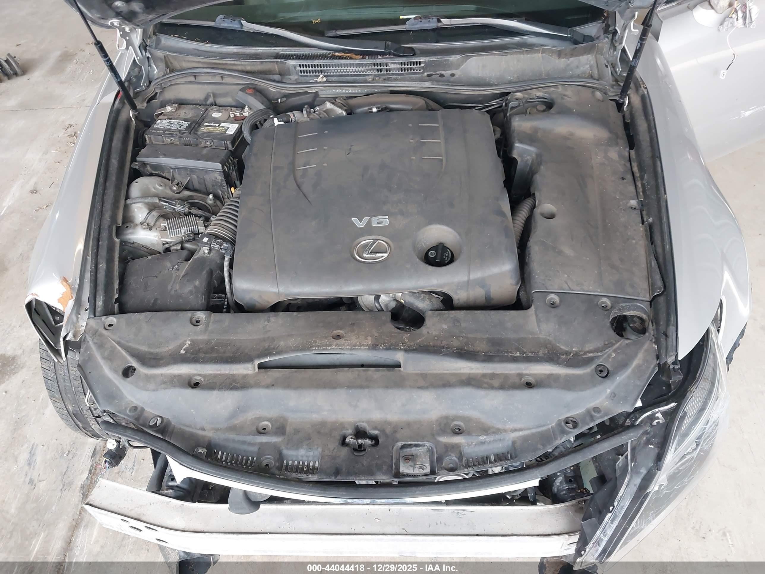 LEXUS IS image 10