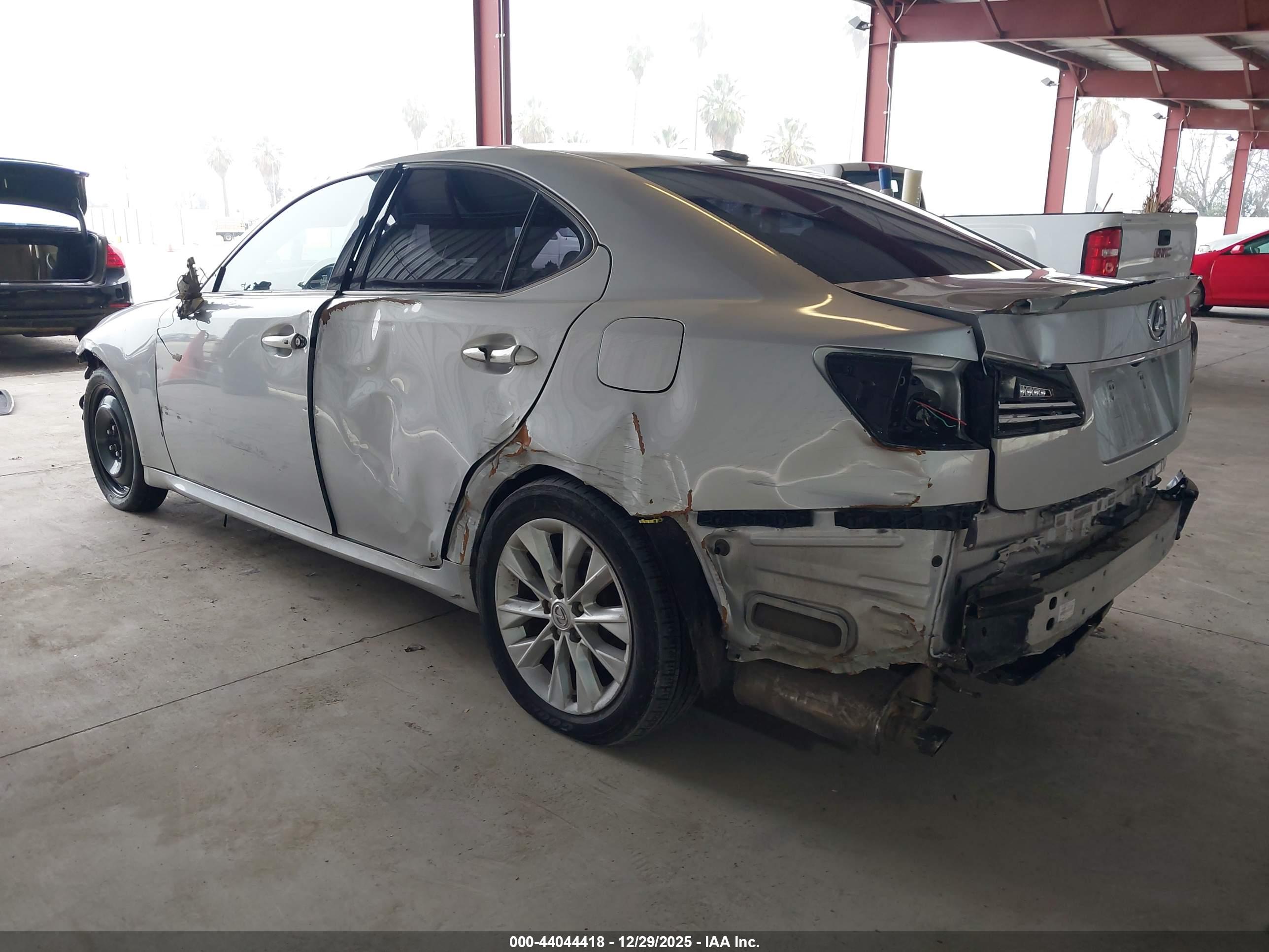LEXUS IS image 3