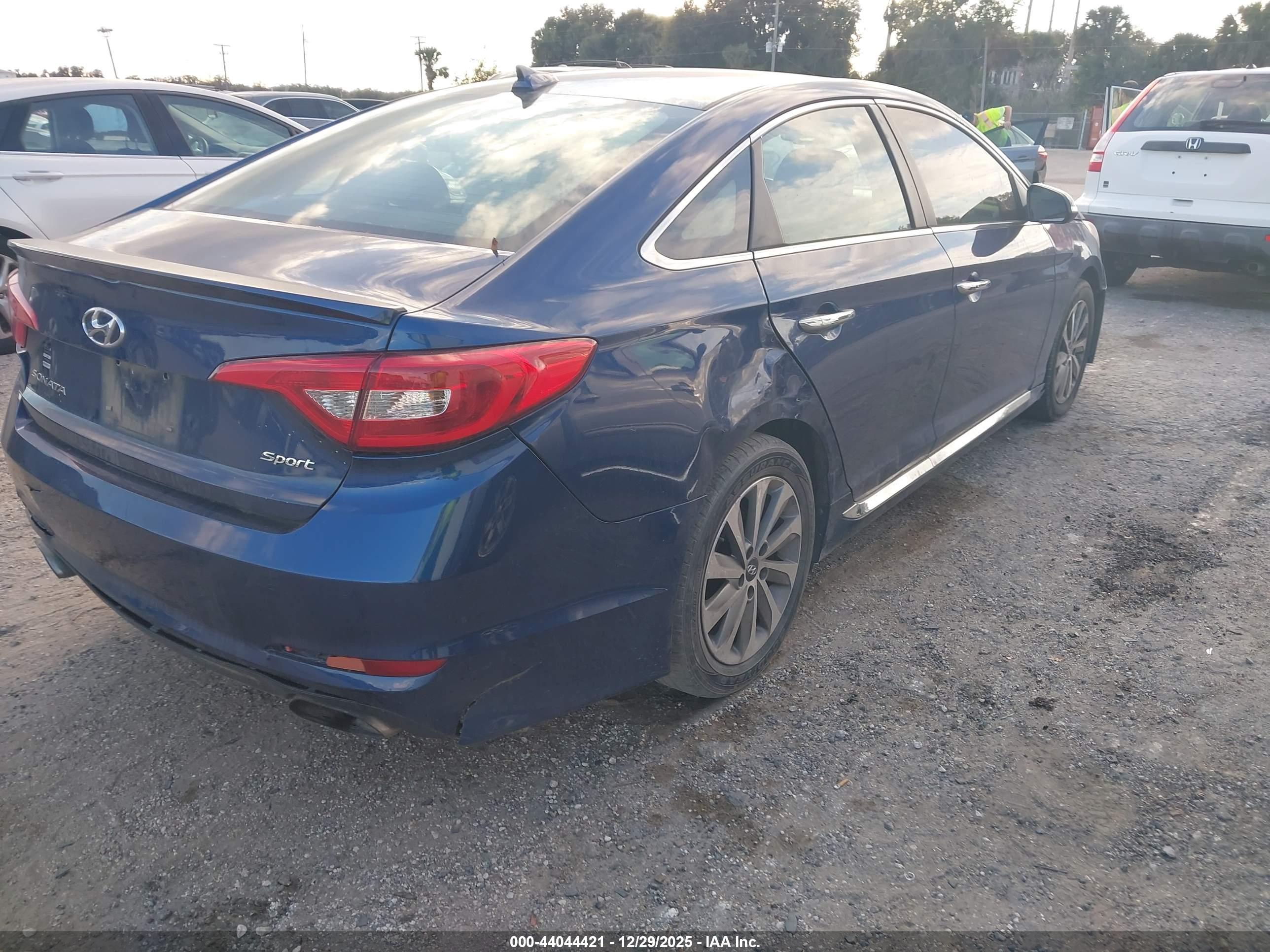 HYUNDAI SONATA image 4