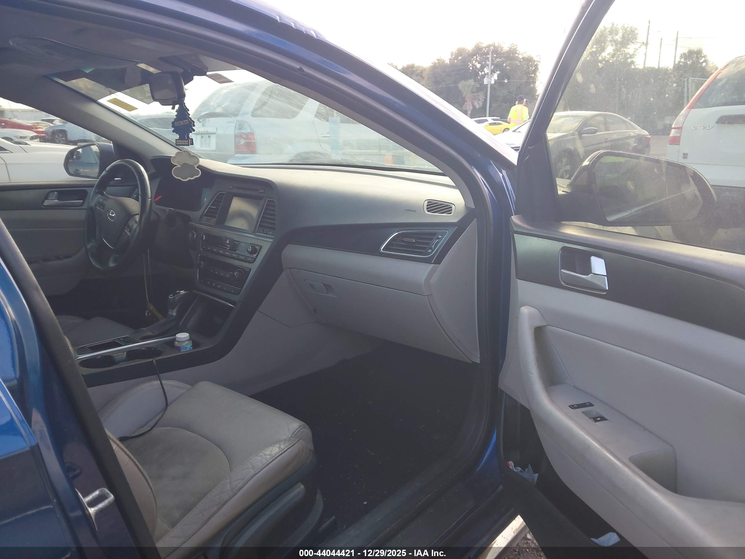 HYUNDAI SONATA image 5