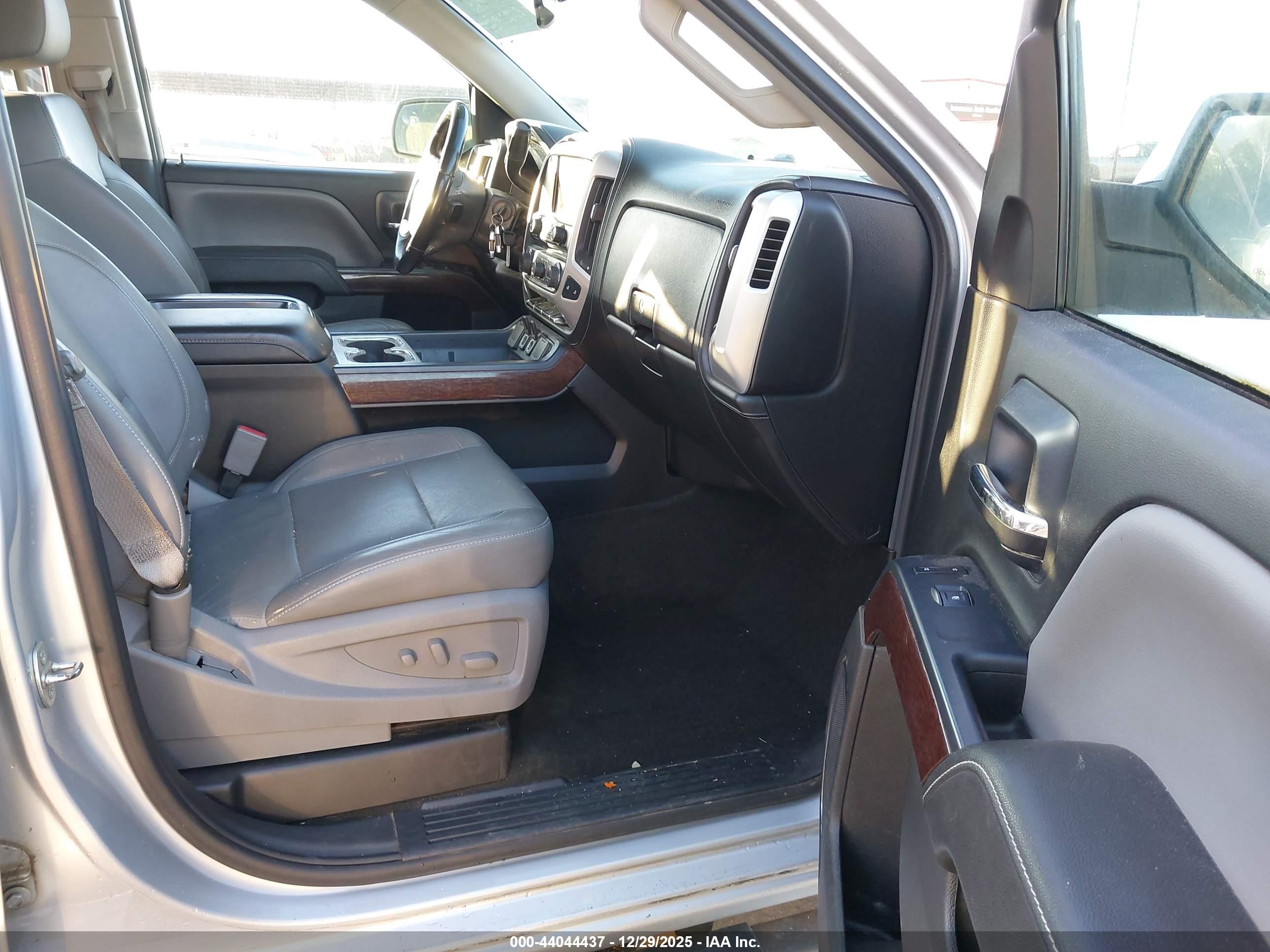 GMC SIERRA image 5