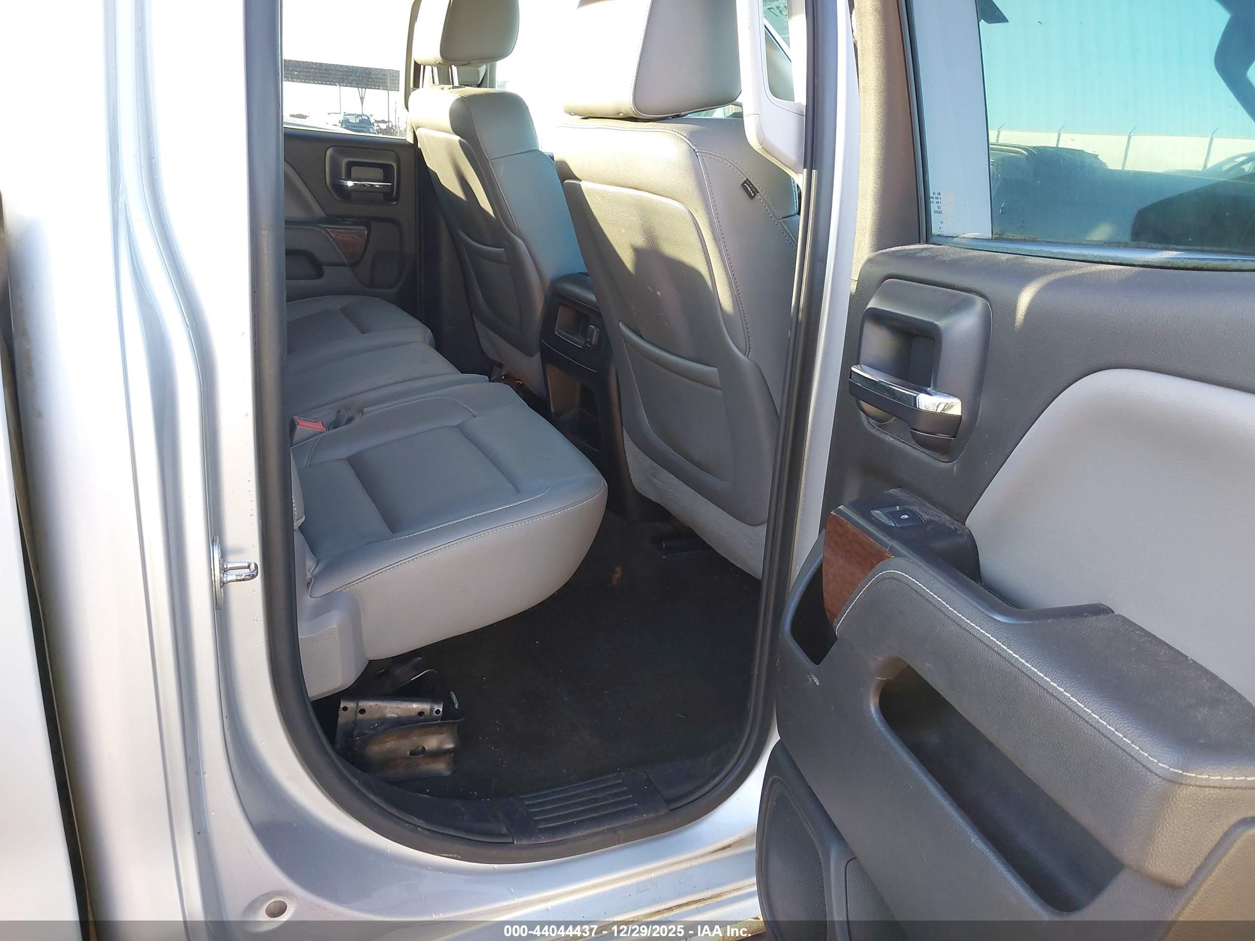 GMC SIERRA image 8