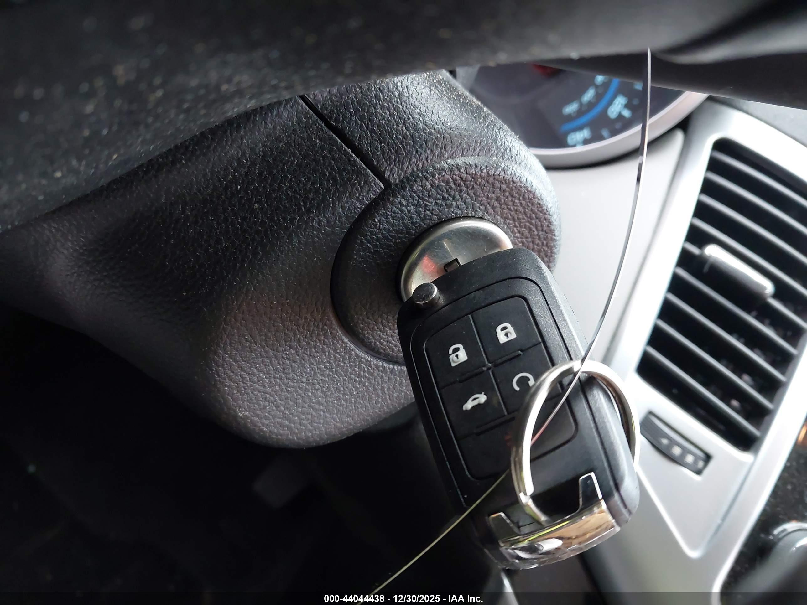 CHEVROLET CRUZE image 11
