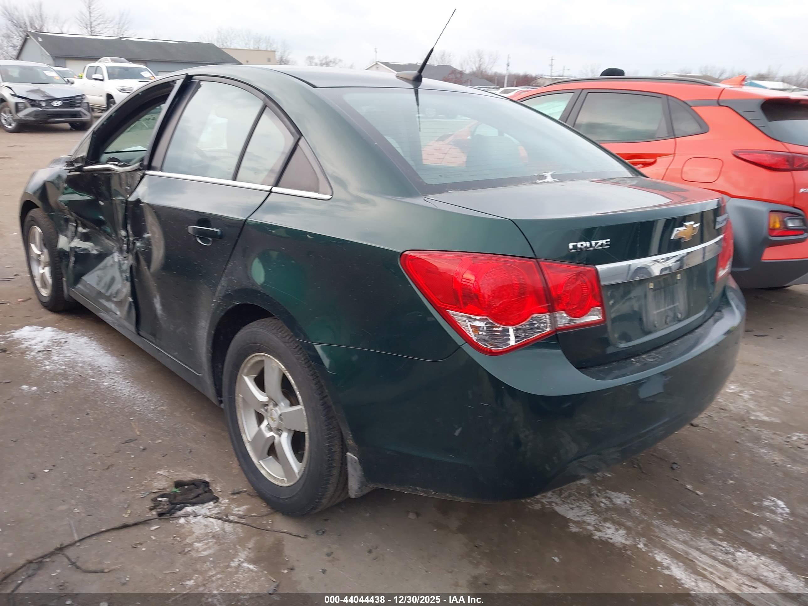 CHEVROLET CRUZE image 3