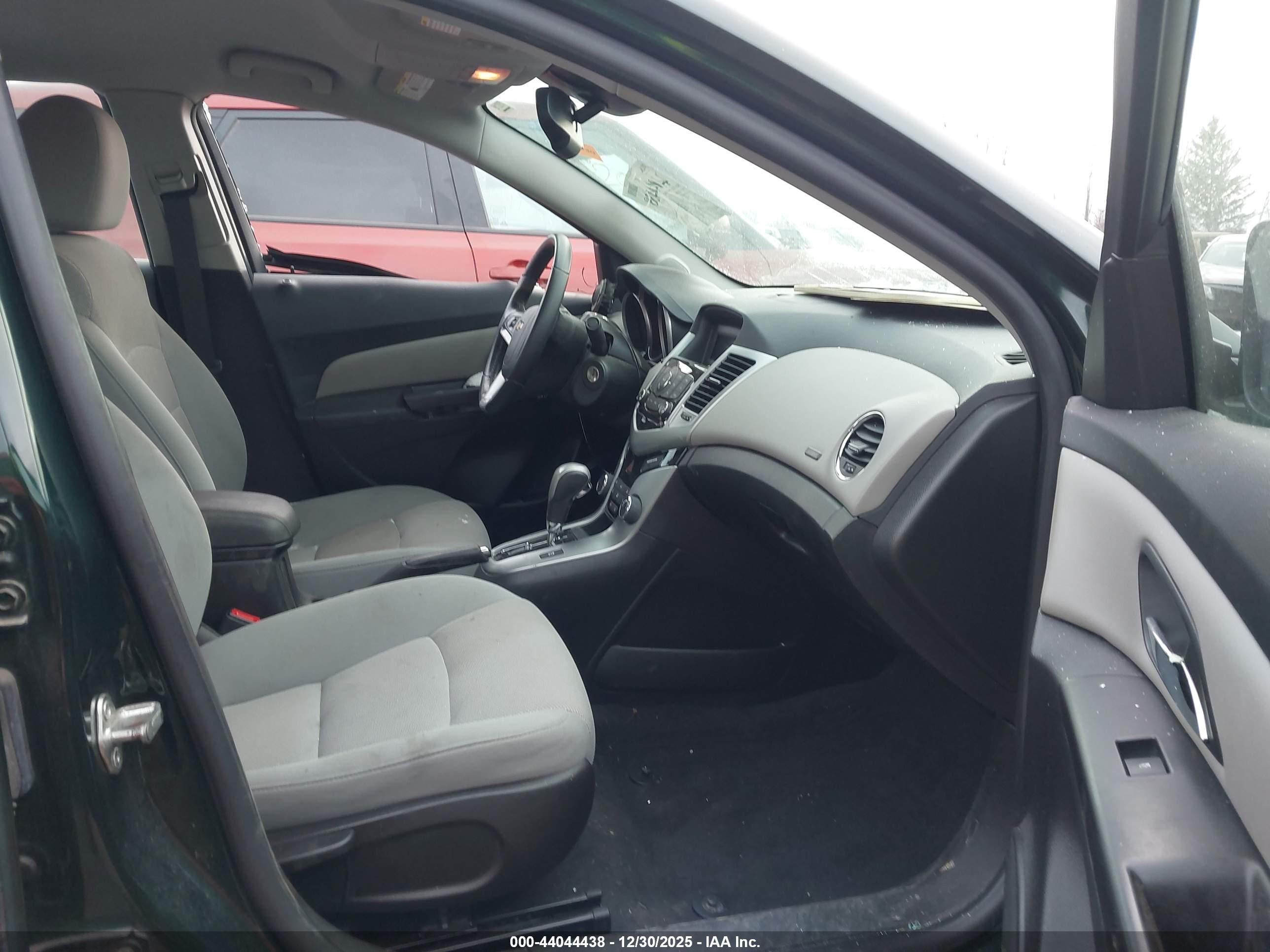 CHEVROLET CRUZE image 5