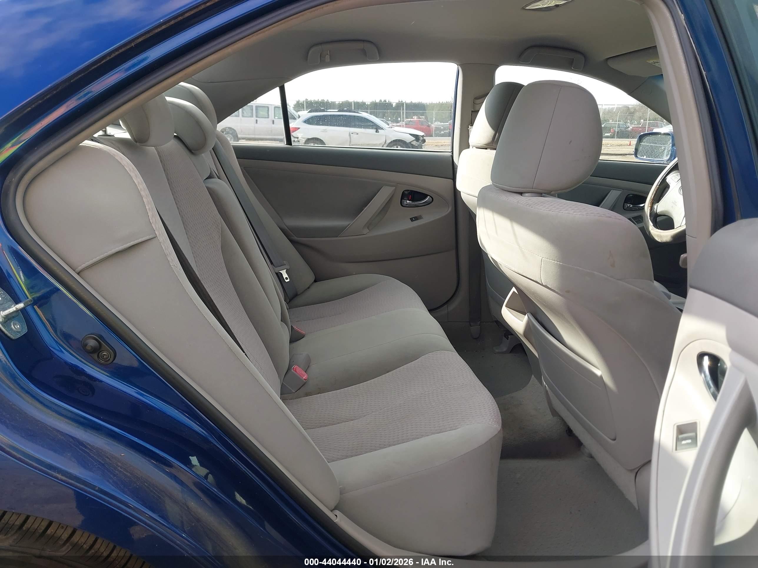 TOYOTA CAMRY image 8