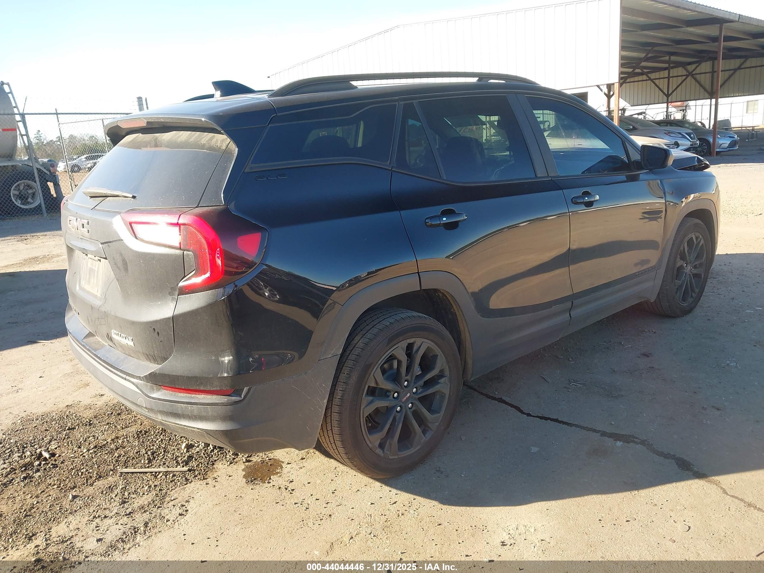 GMC TERRAIN image 4