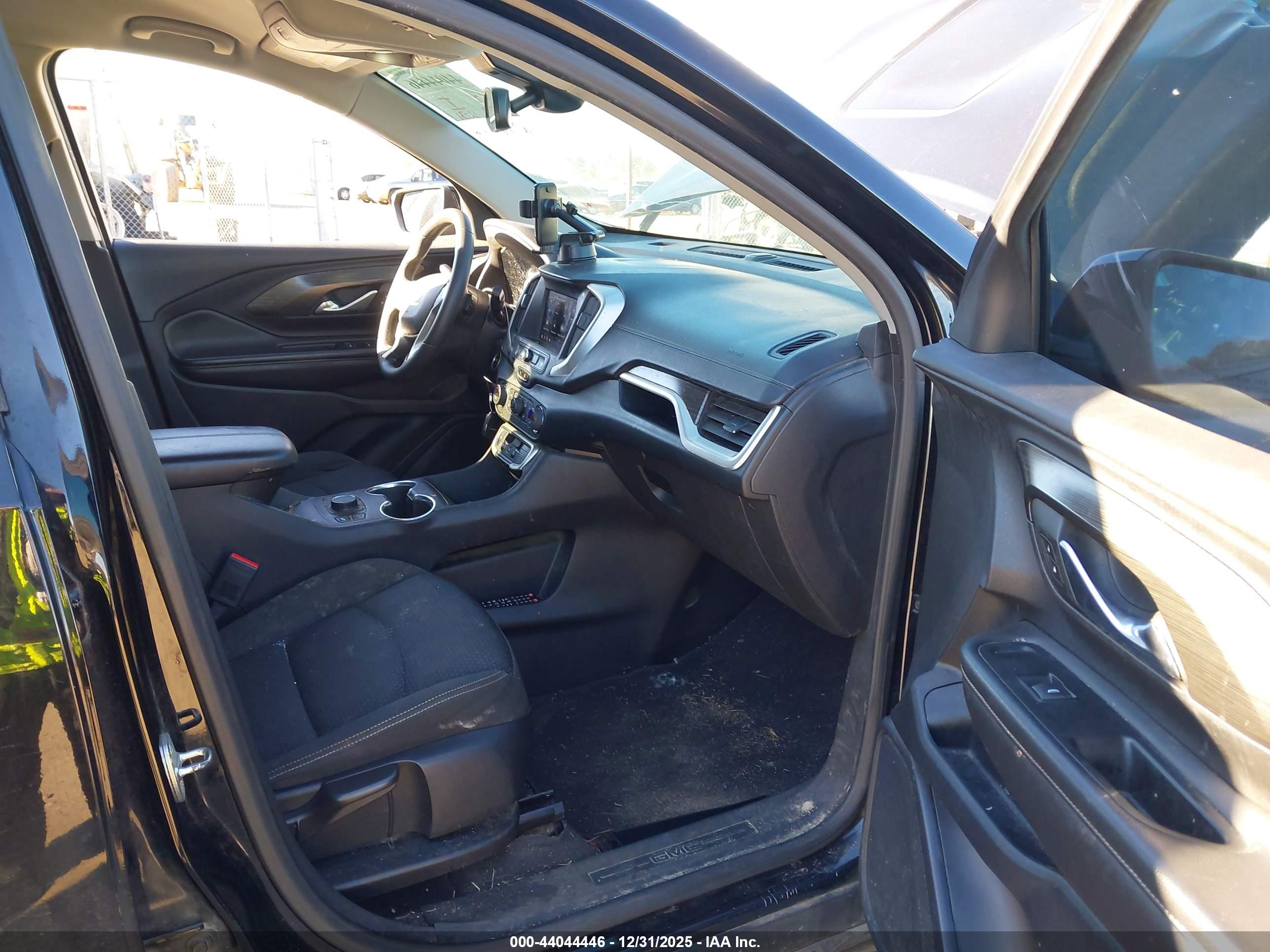 GMC TERRAIN image 5