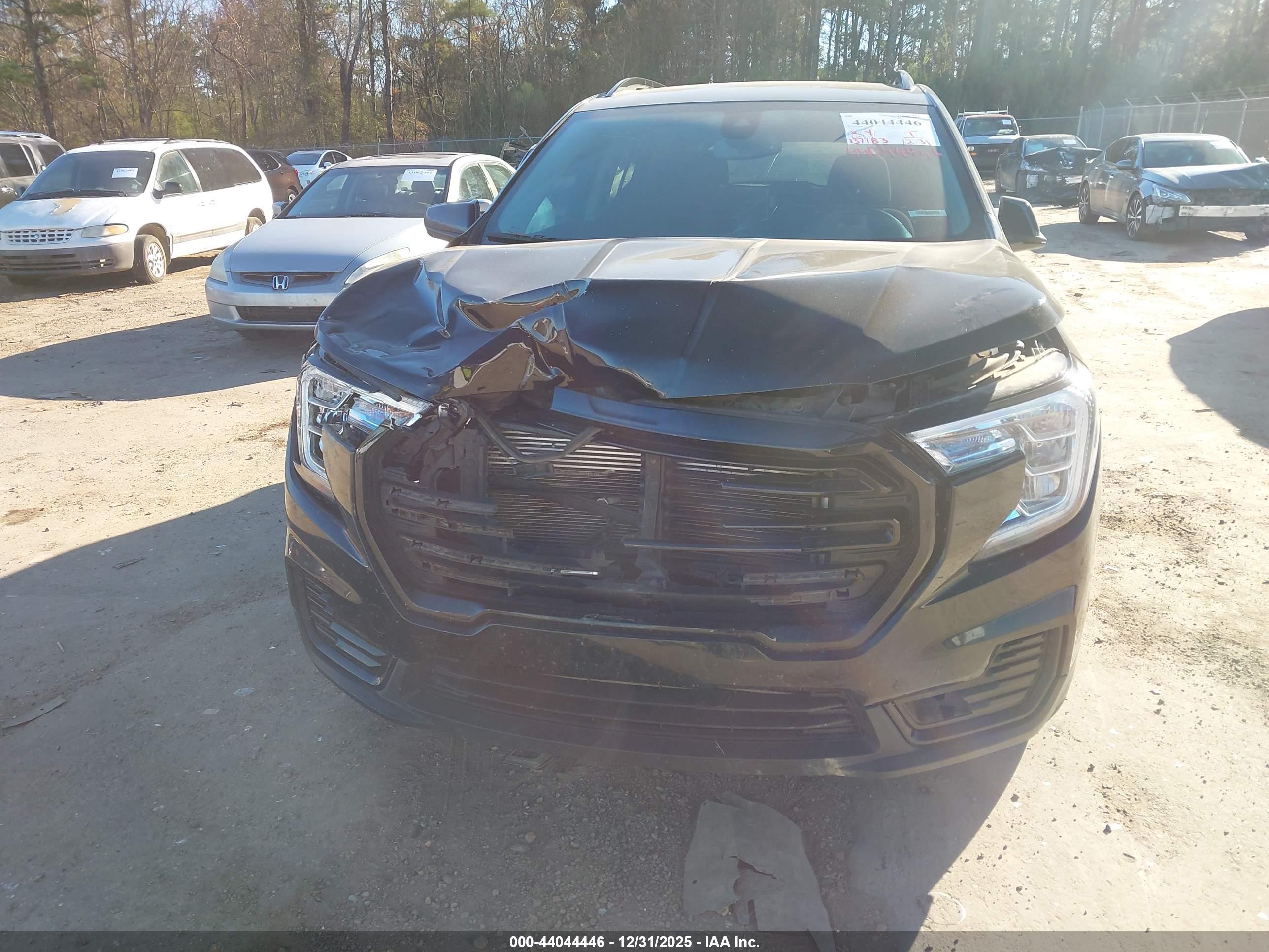GMC TERRAIN image 6