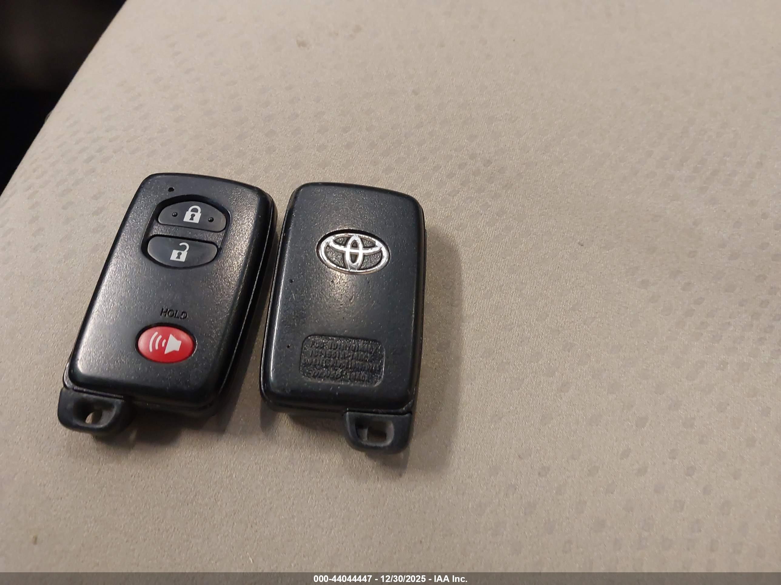 TOYOTA PRIUS image 11