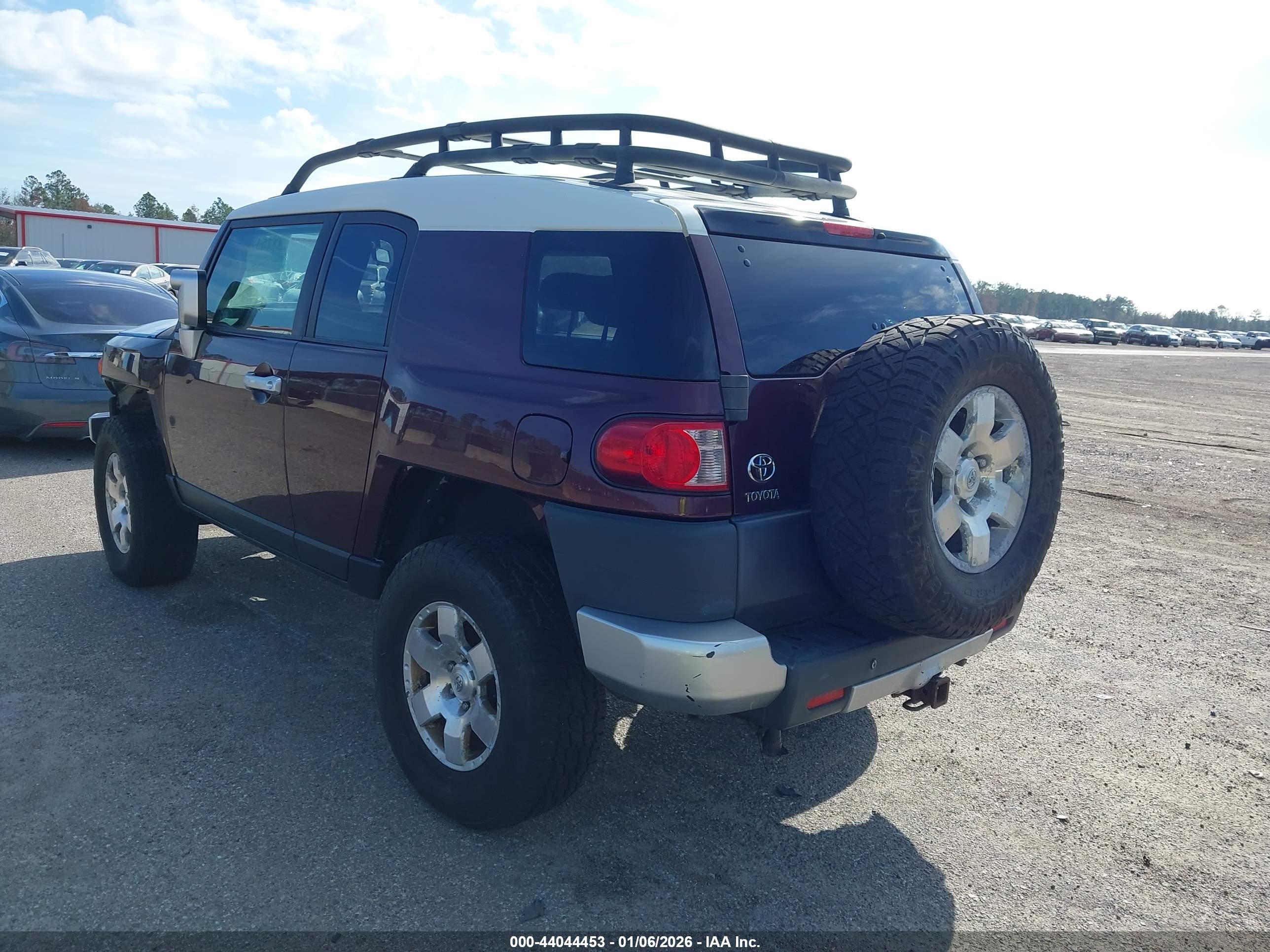 TOYOTA FJ image 3