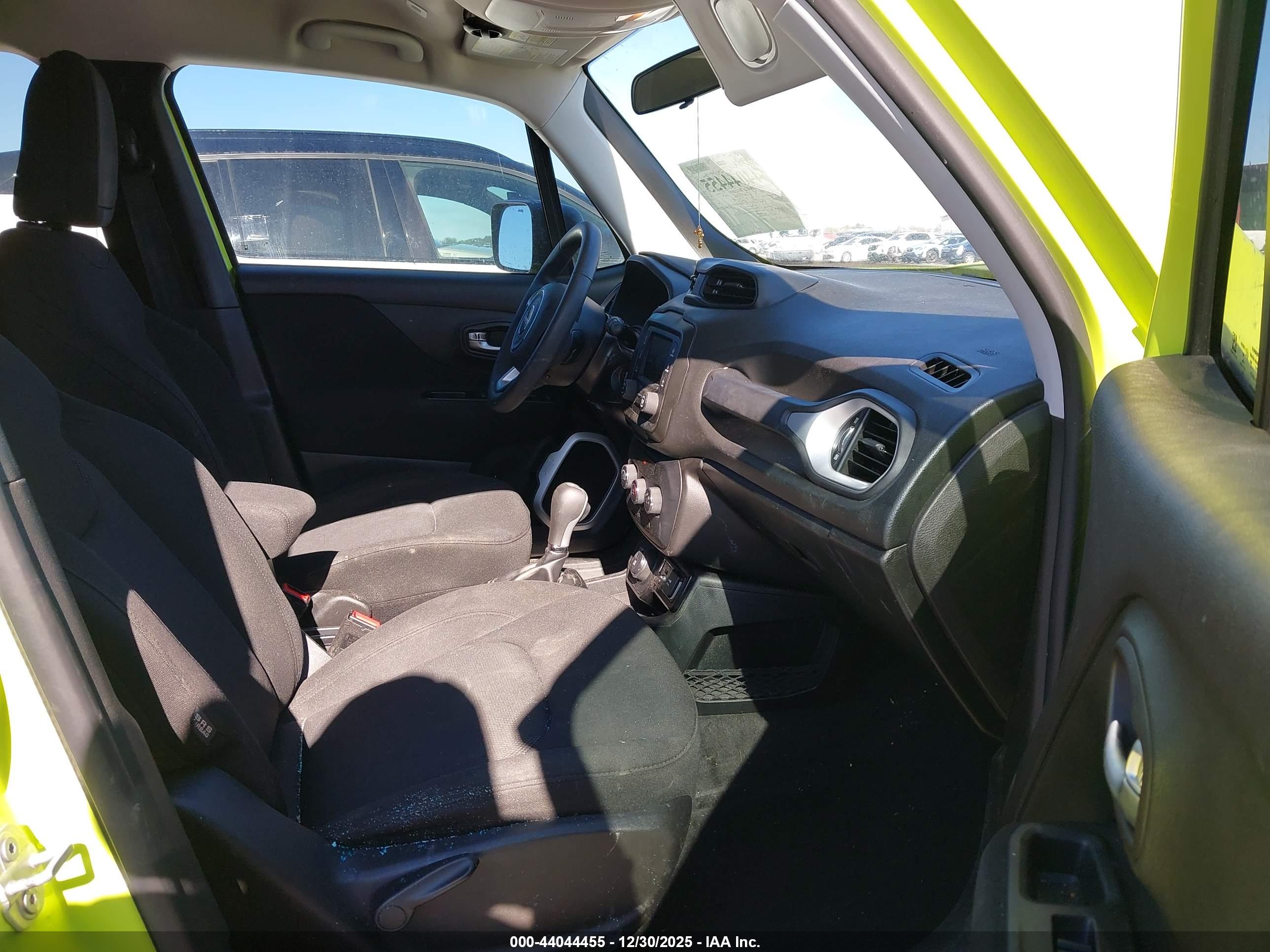 JEEP RENEGADE image 5
