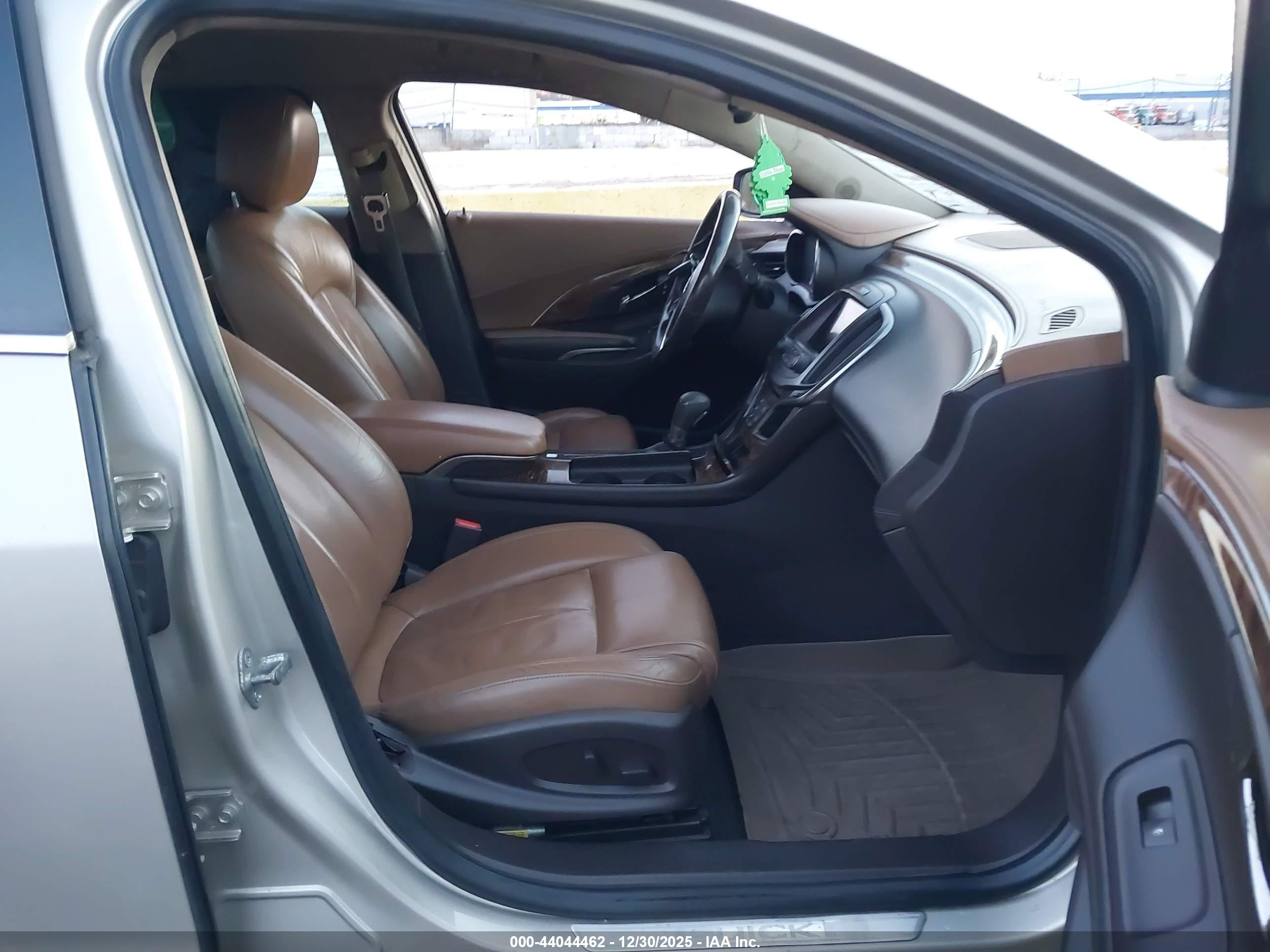BUICK LACROSSE image 5