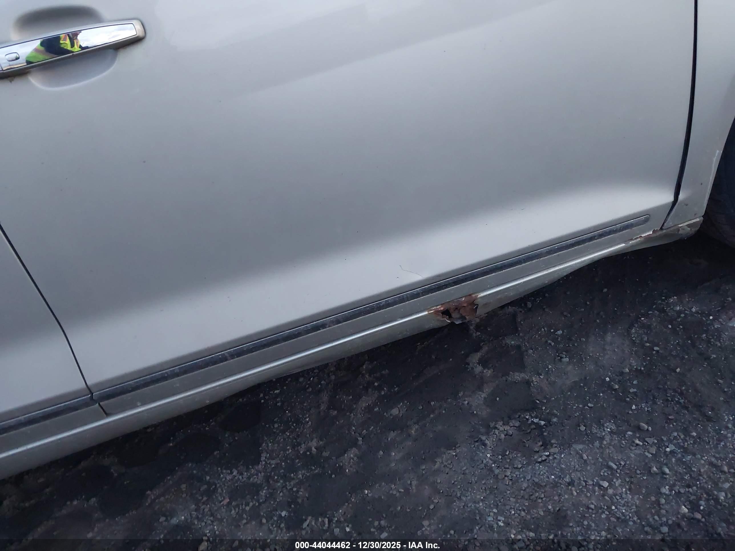 BUICK LACROSSE image 6