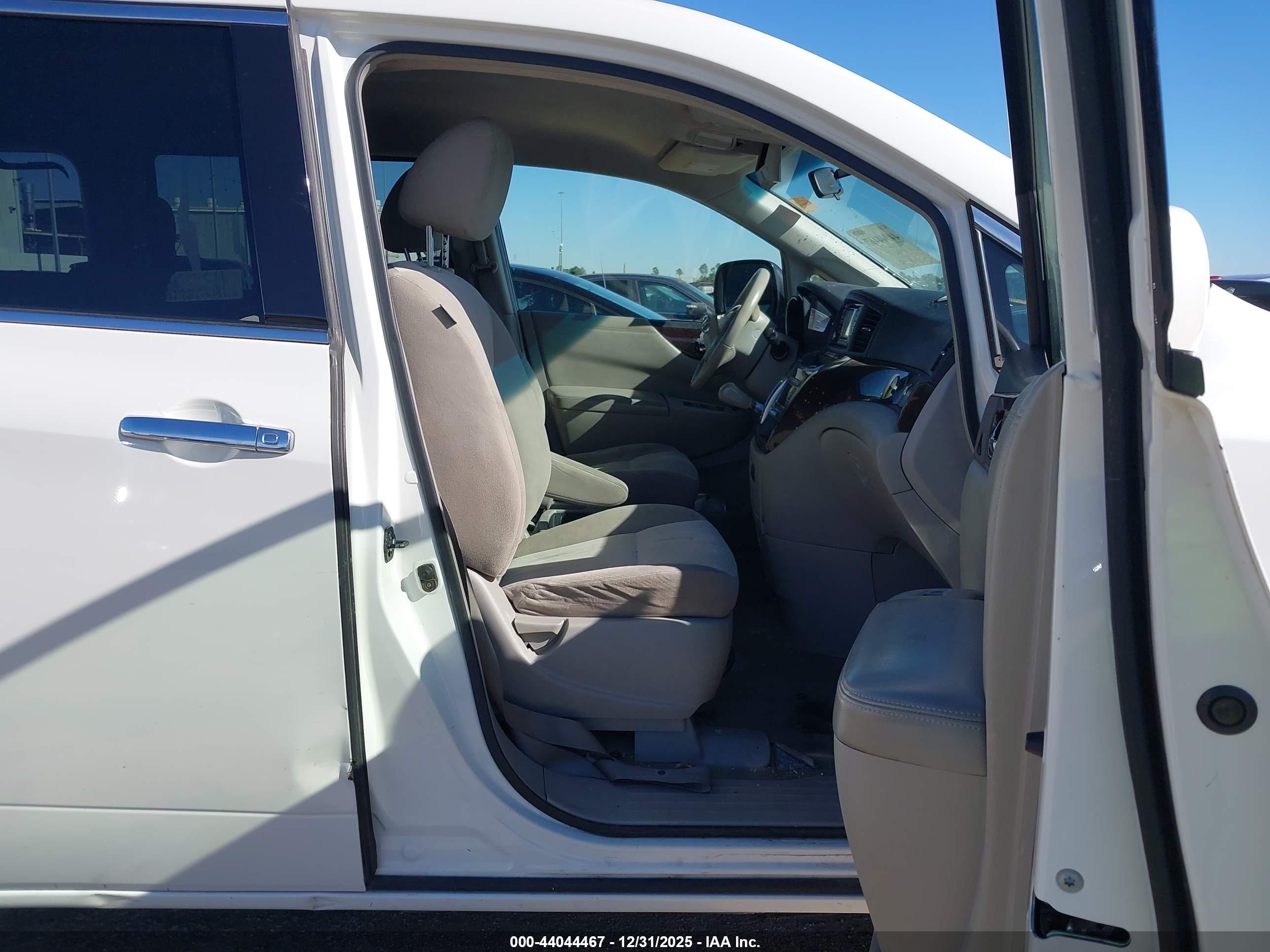 NISSAN QUEST image 5