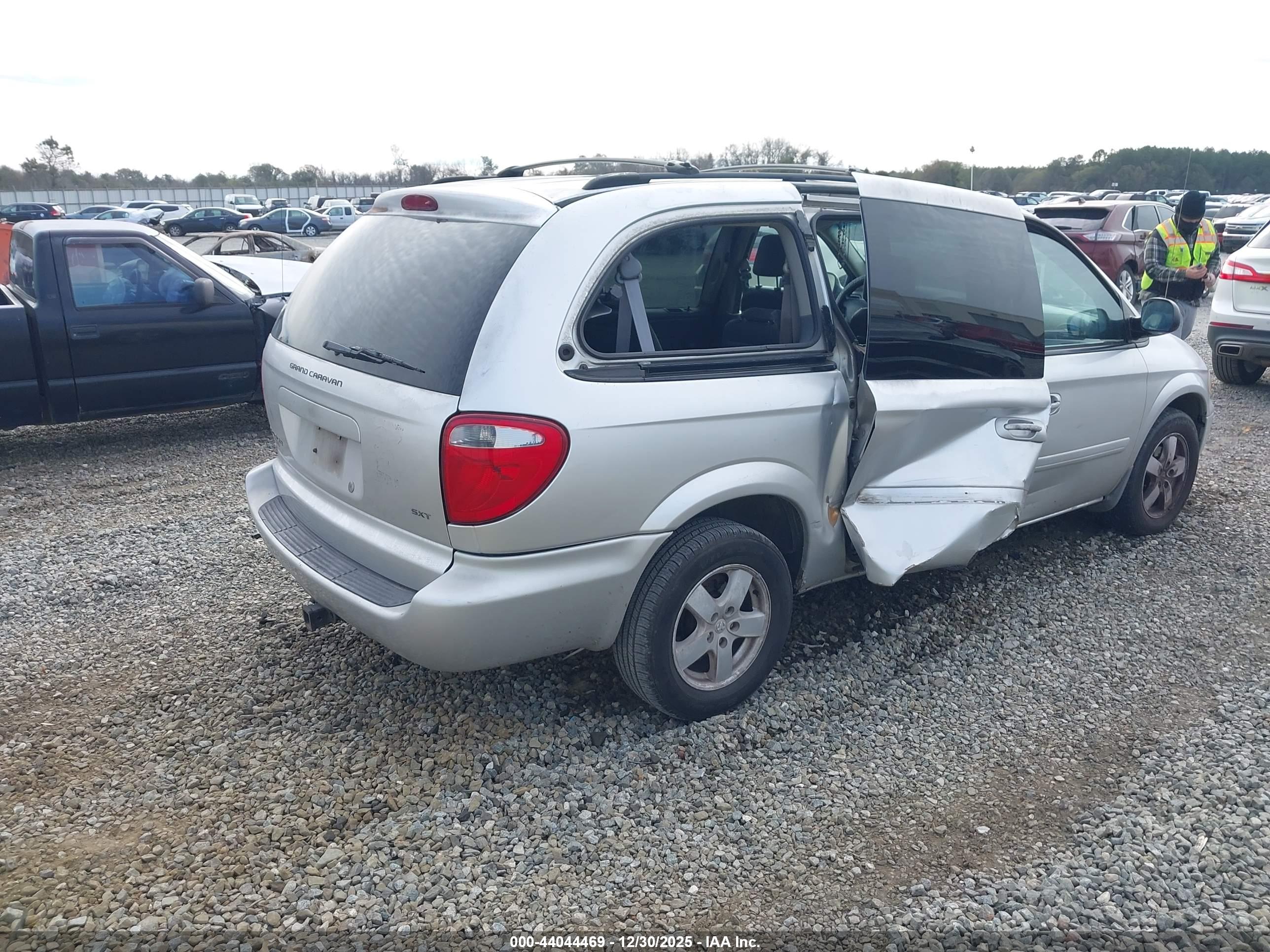 DODGE GRAND image 4