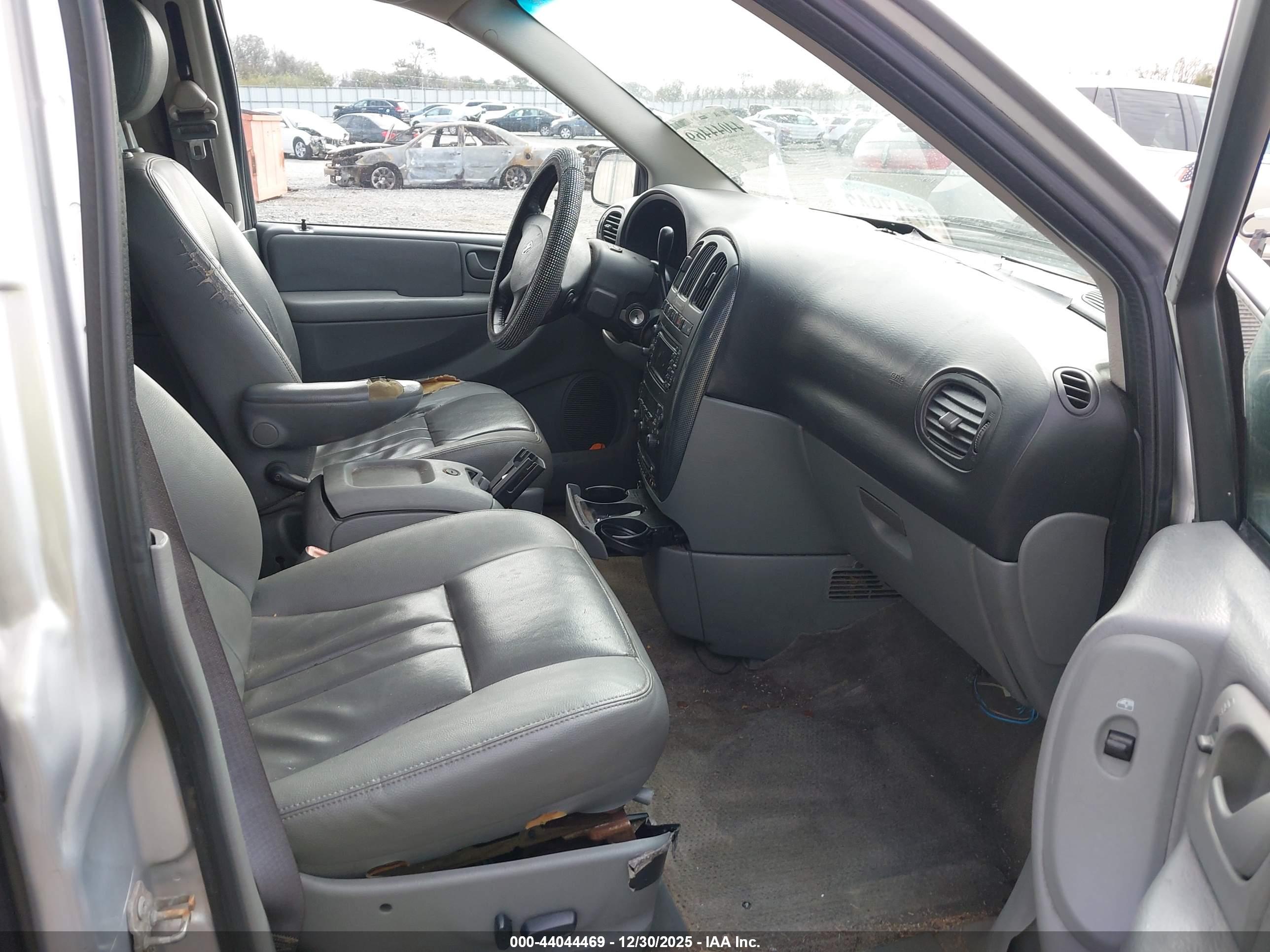 DODGE GRAND image 5