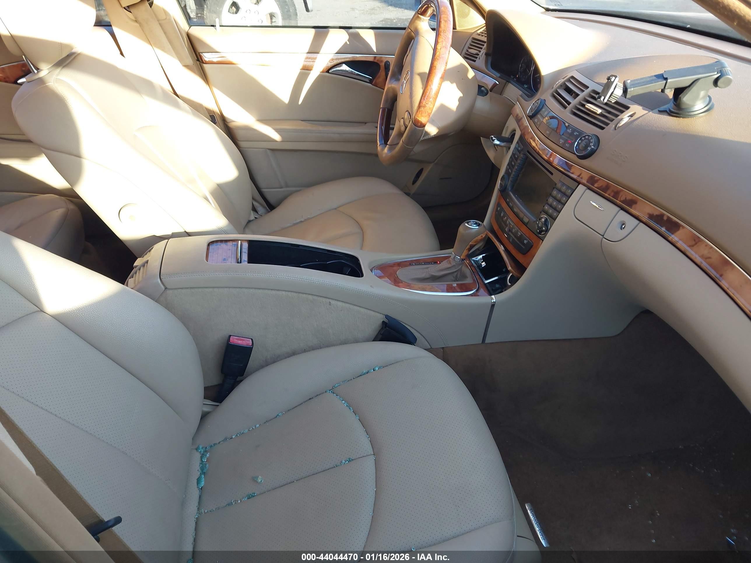 MERCEDES-BENZ E image 5