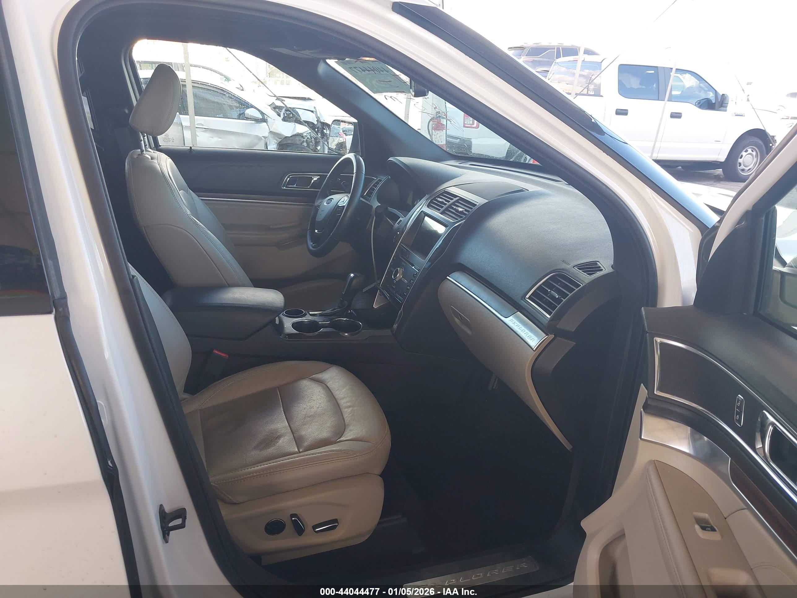 FORD EXPLORER image 5