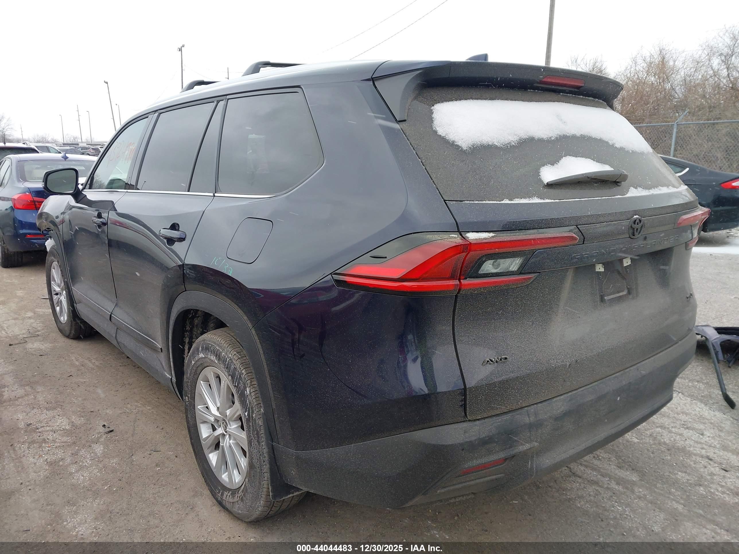 TOYOTA GRAND image 3