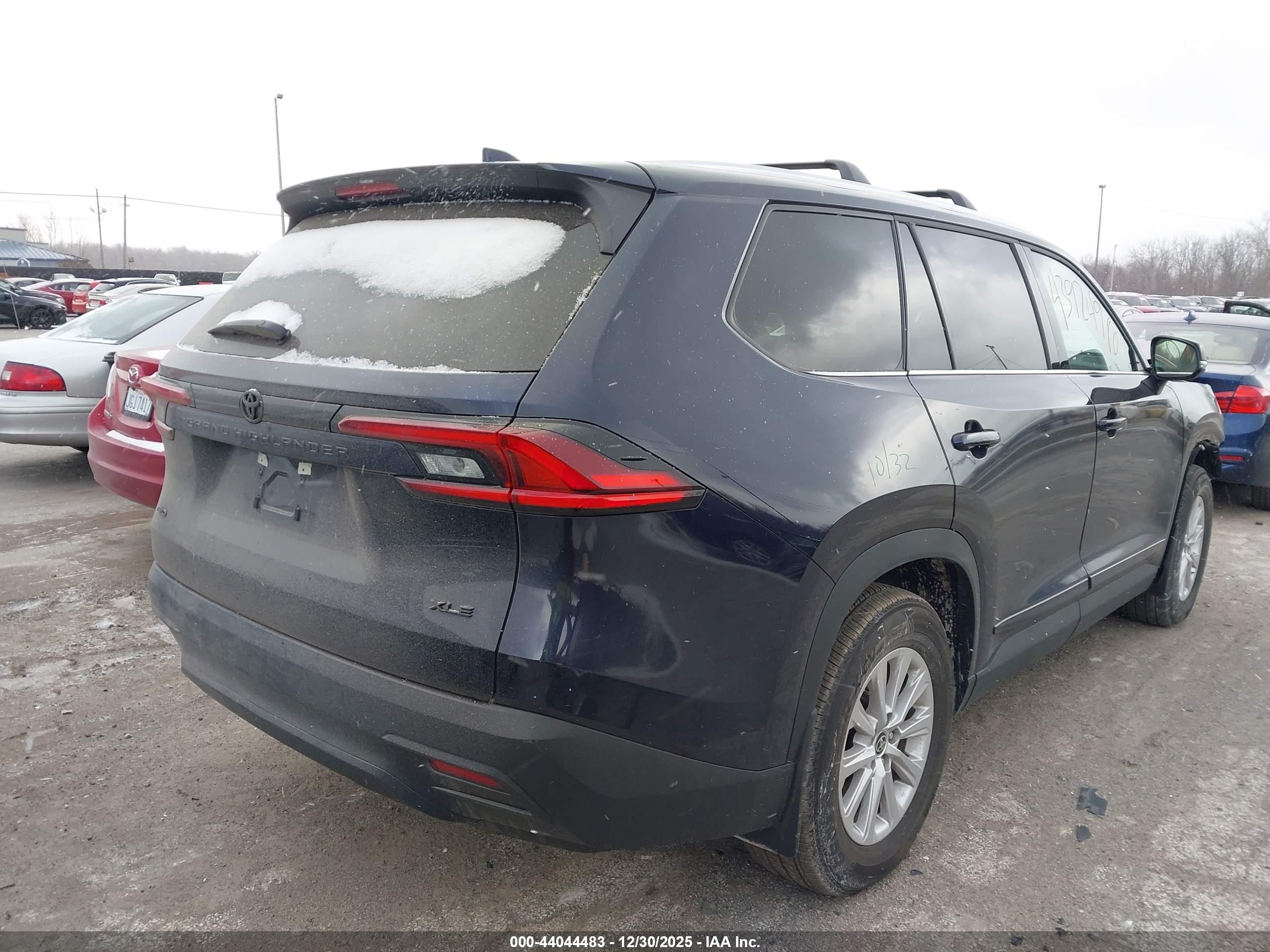TOYOTA GRAND image 4