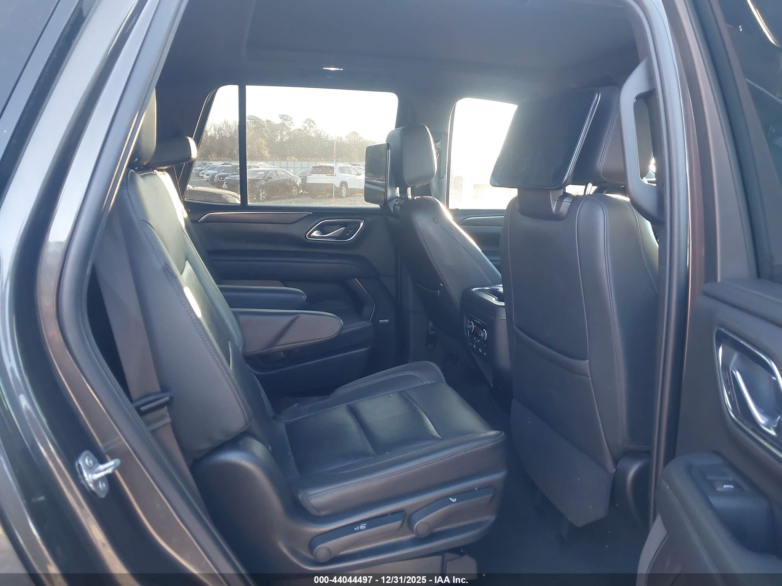 CHEVROLET TAHOE image 8