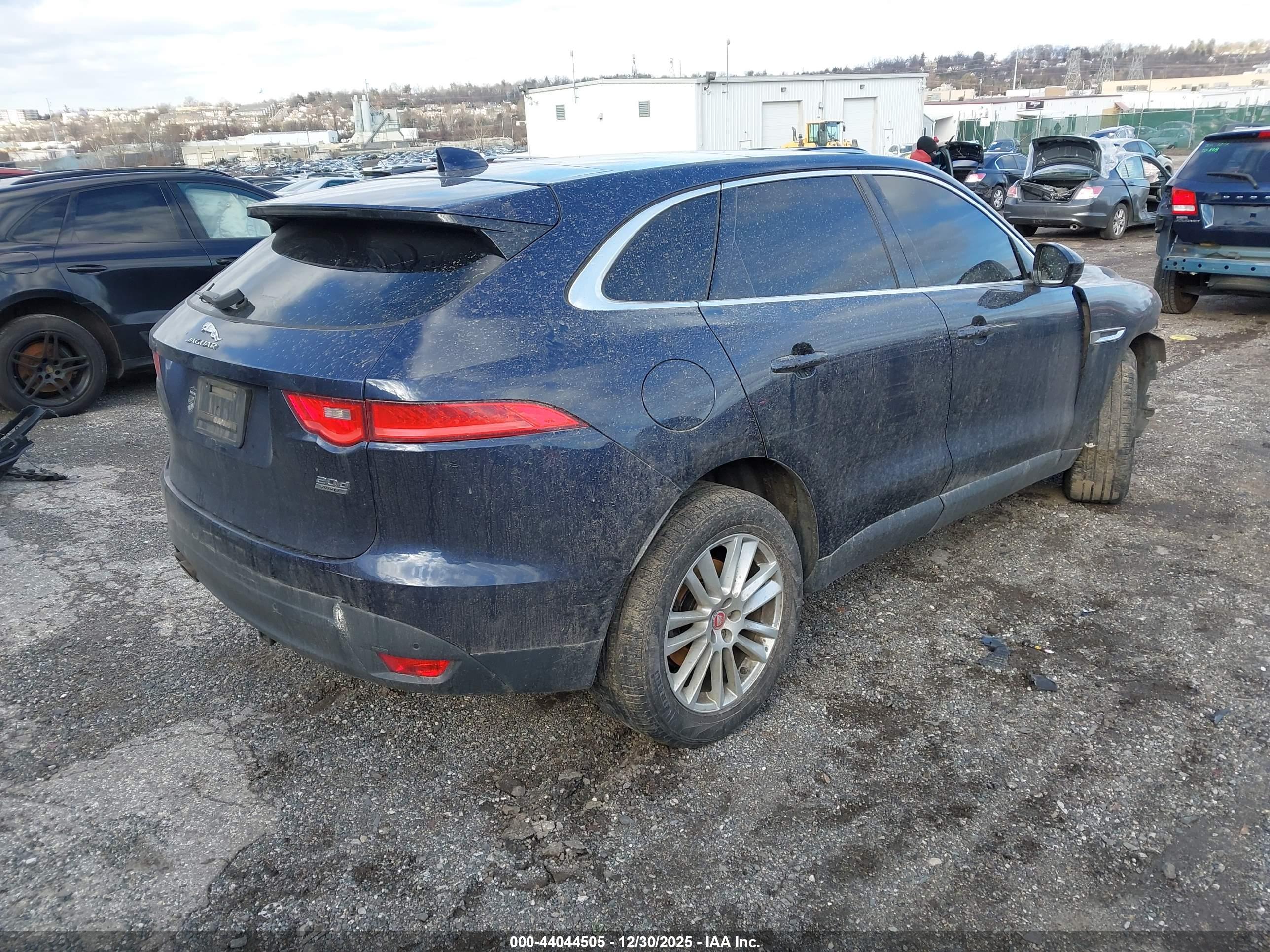 JAGUAR F-PACE image 4