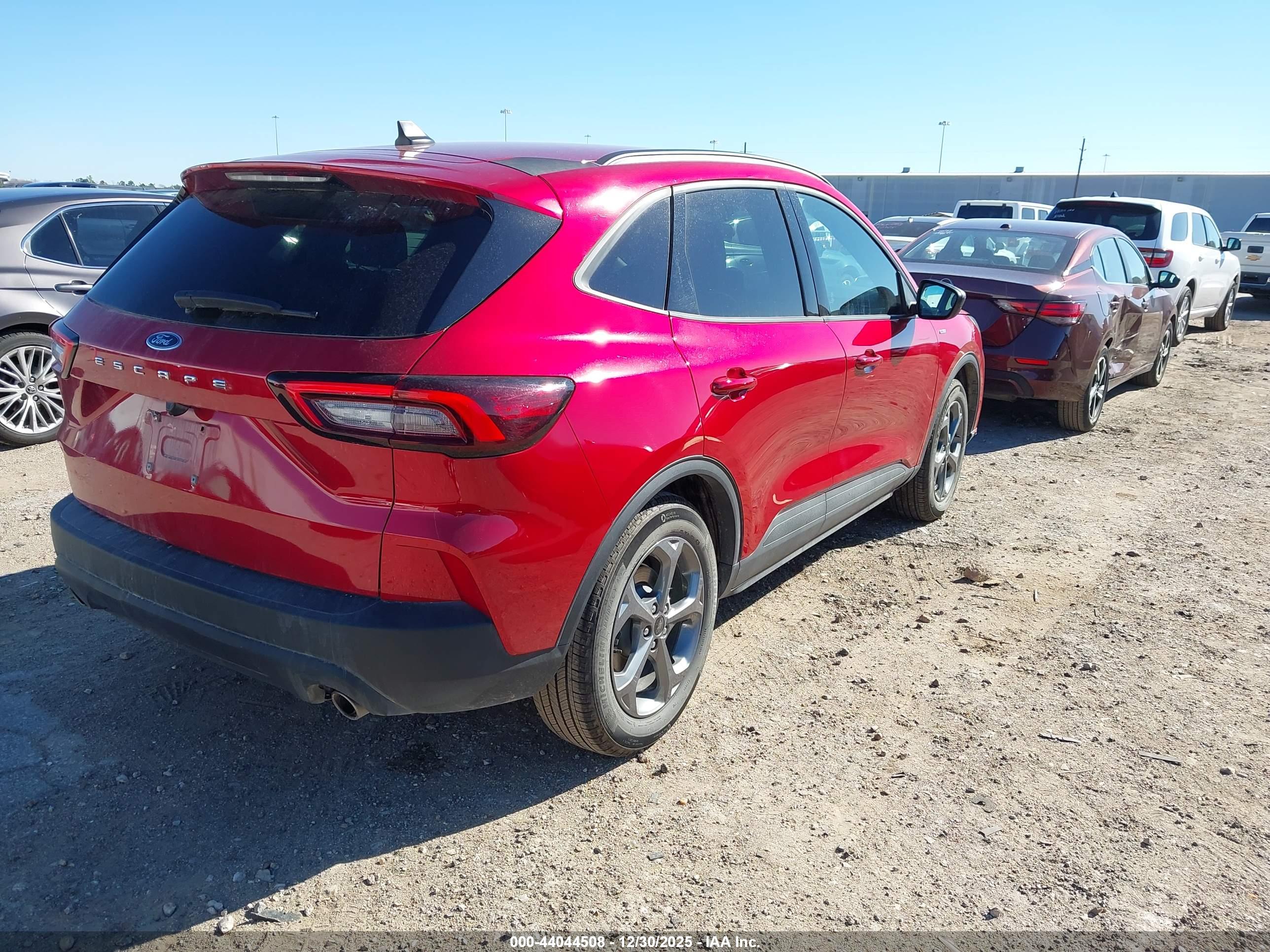 FORD ESCAPE image 4