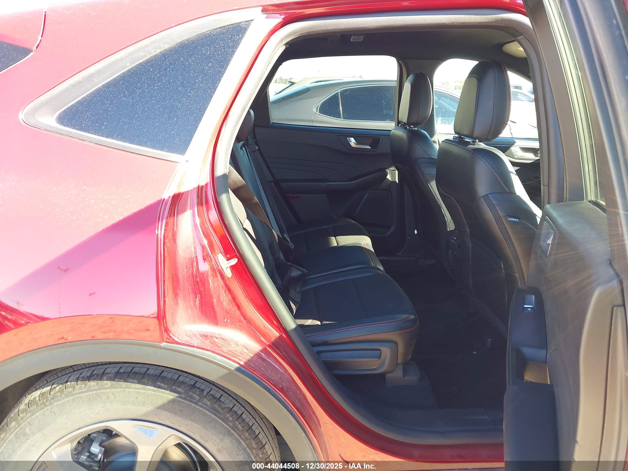 FORD ESCAPE image 8