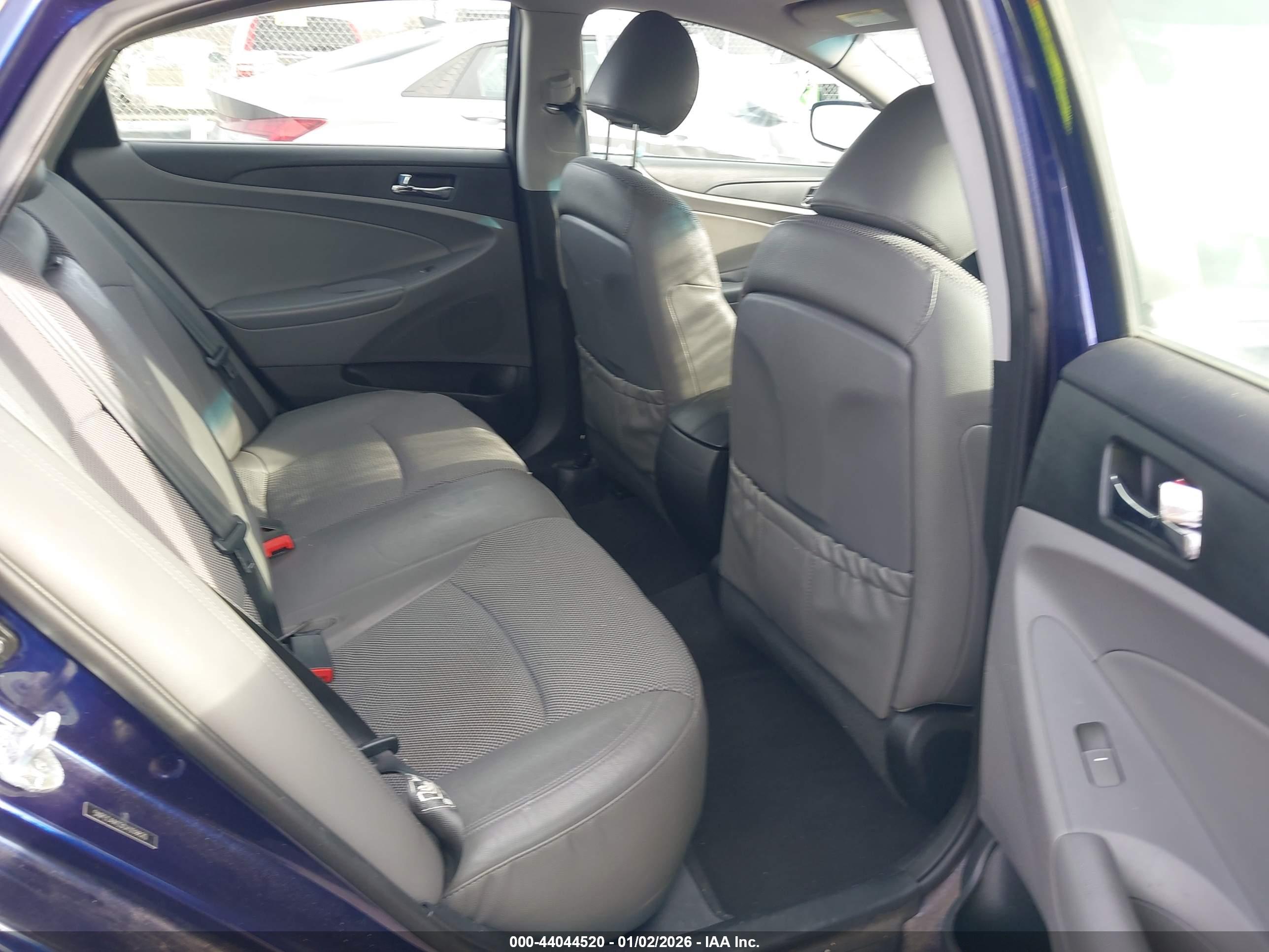 HYUNDAI SONATA image 8
