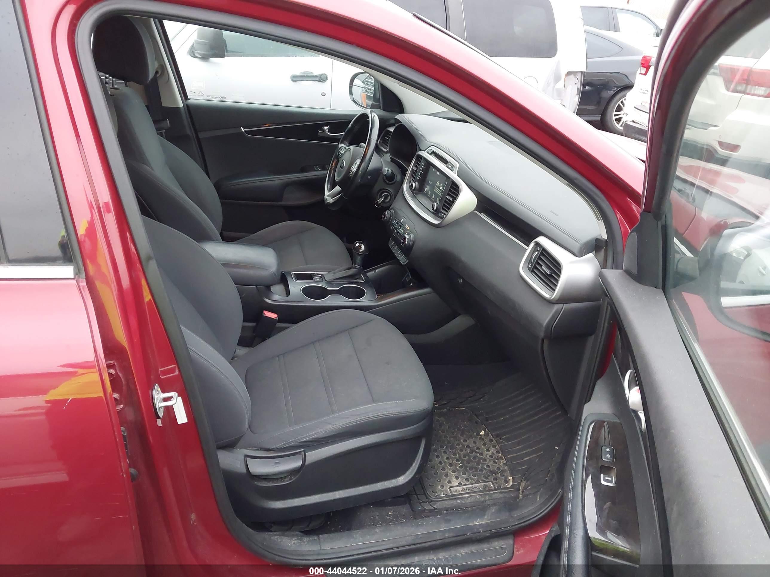 KIA SORENTO image 5