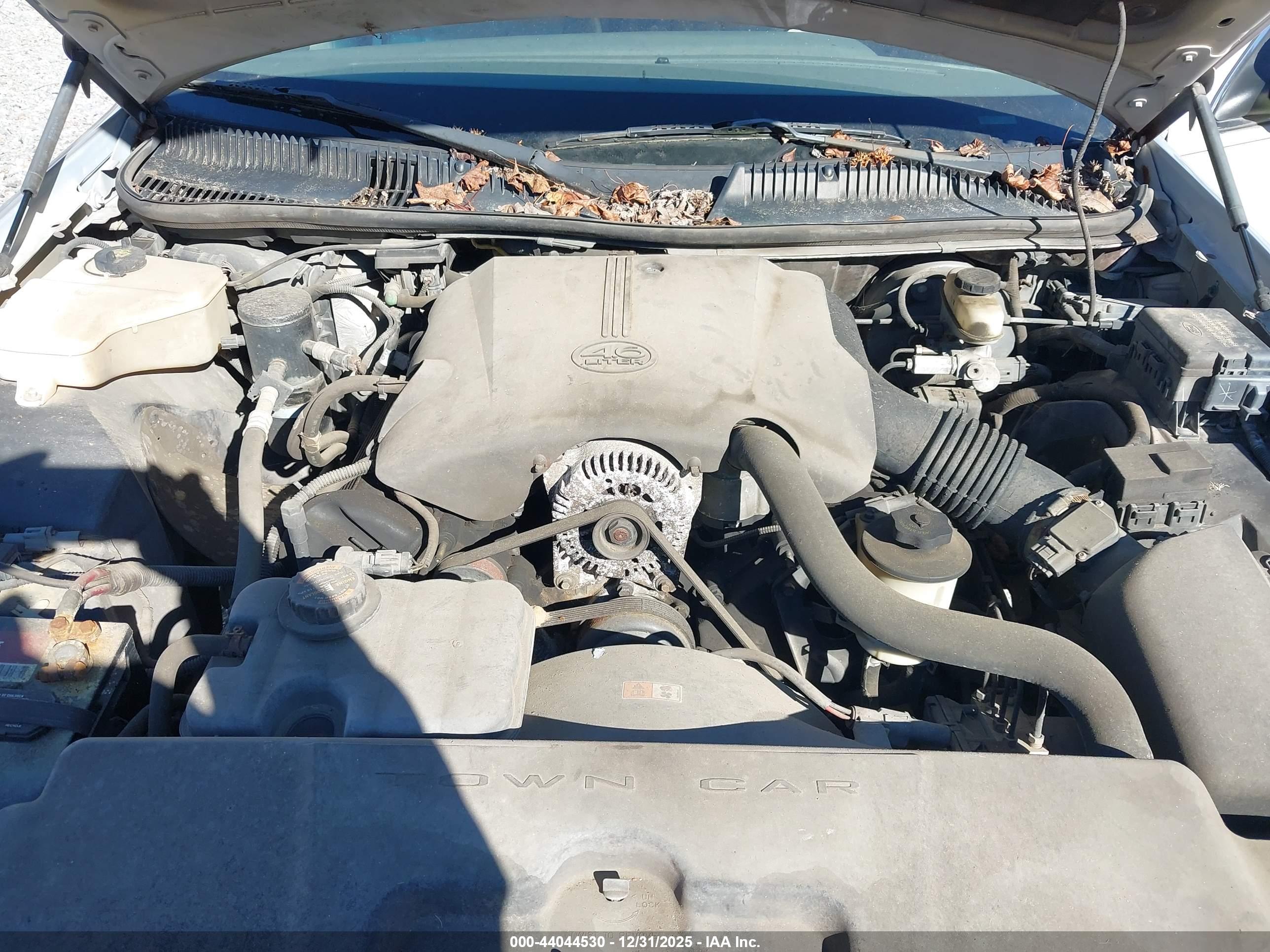LINCOLN TOWN image 10