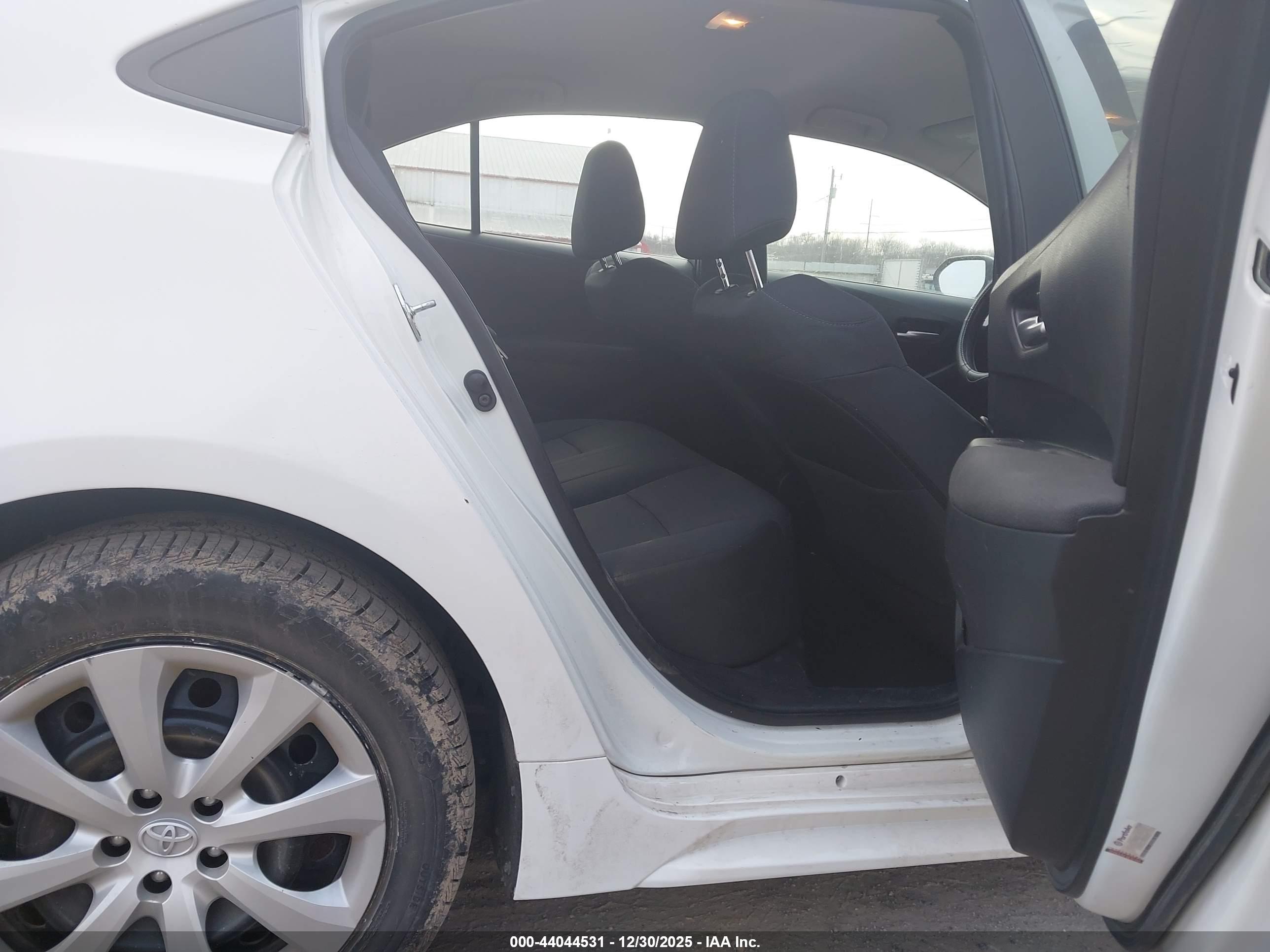 TOYOTA COROLLA image 8