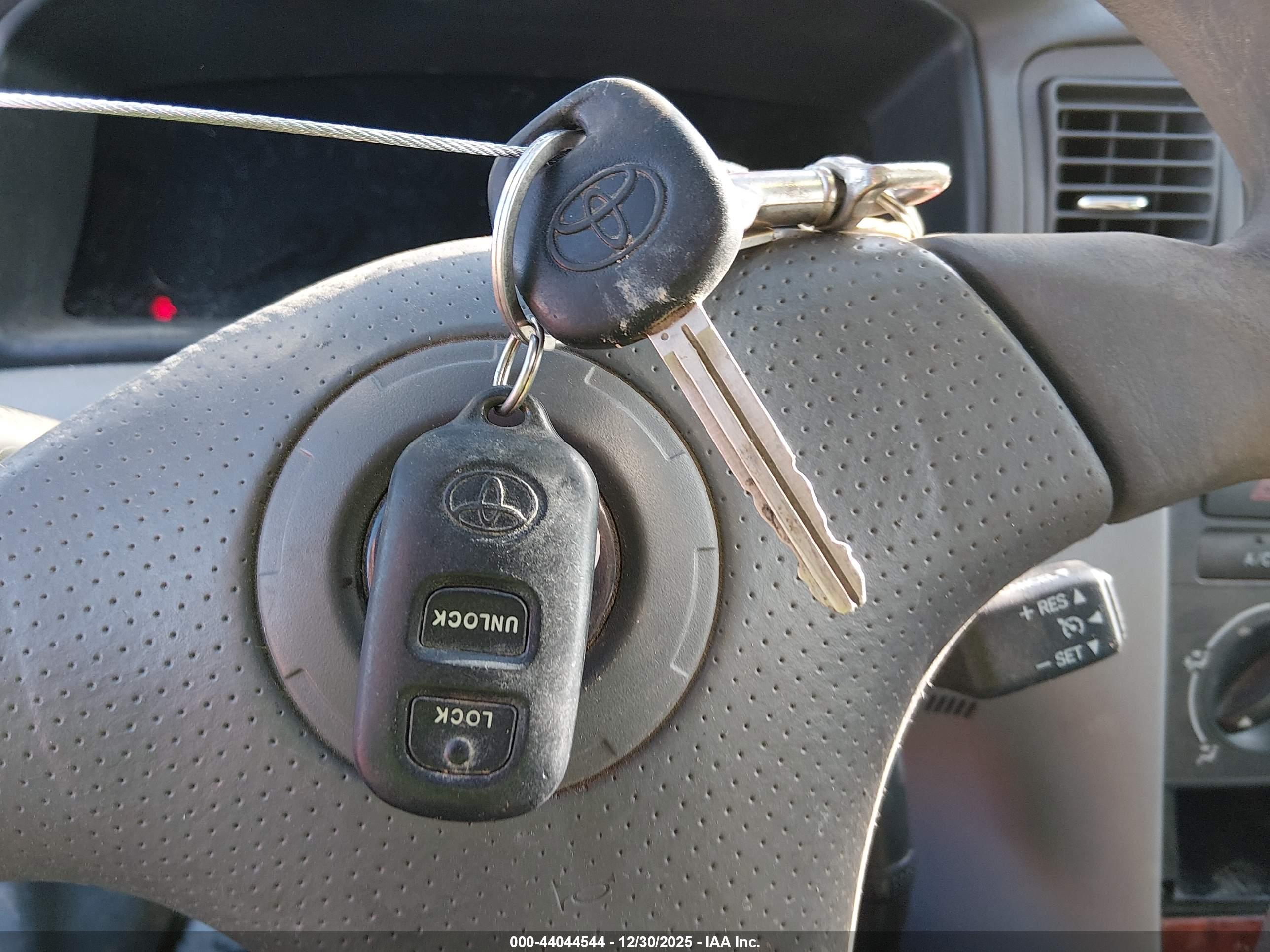 TOYOTA COROLLA image 11