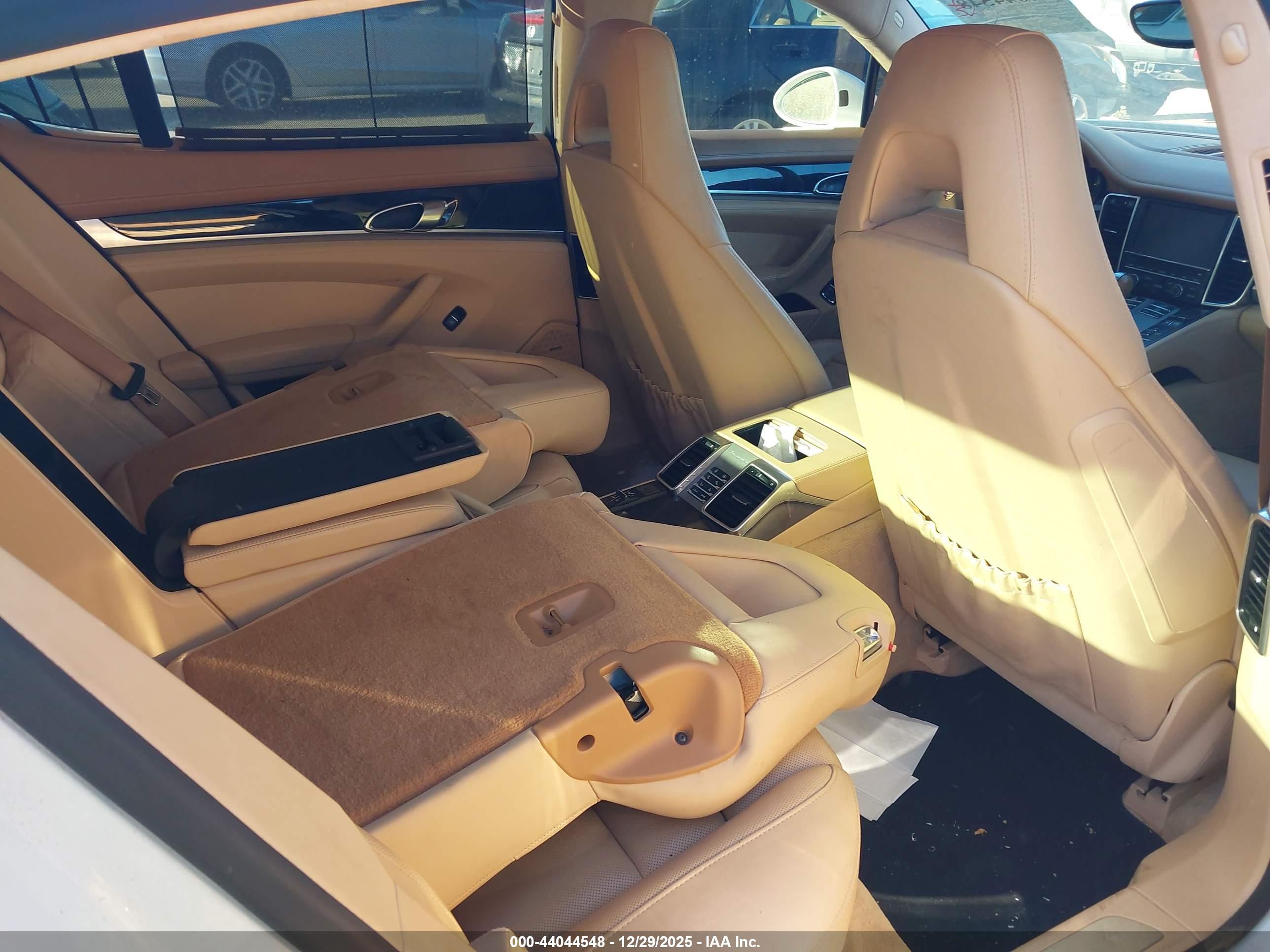 PORSCHE PANAMERA image 8