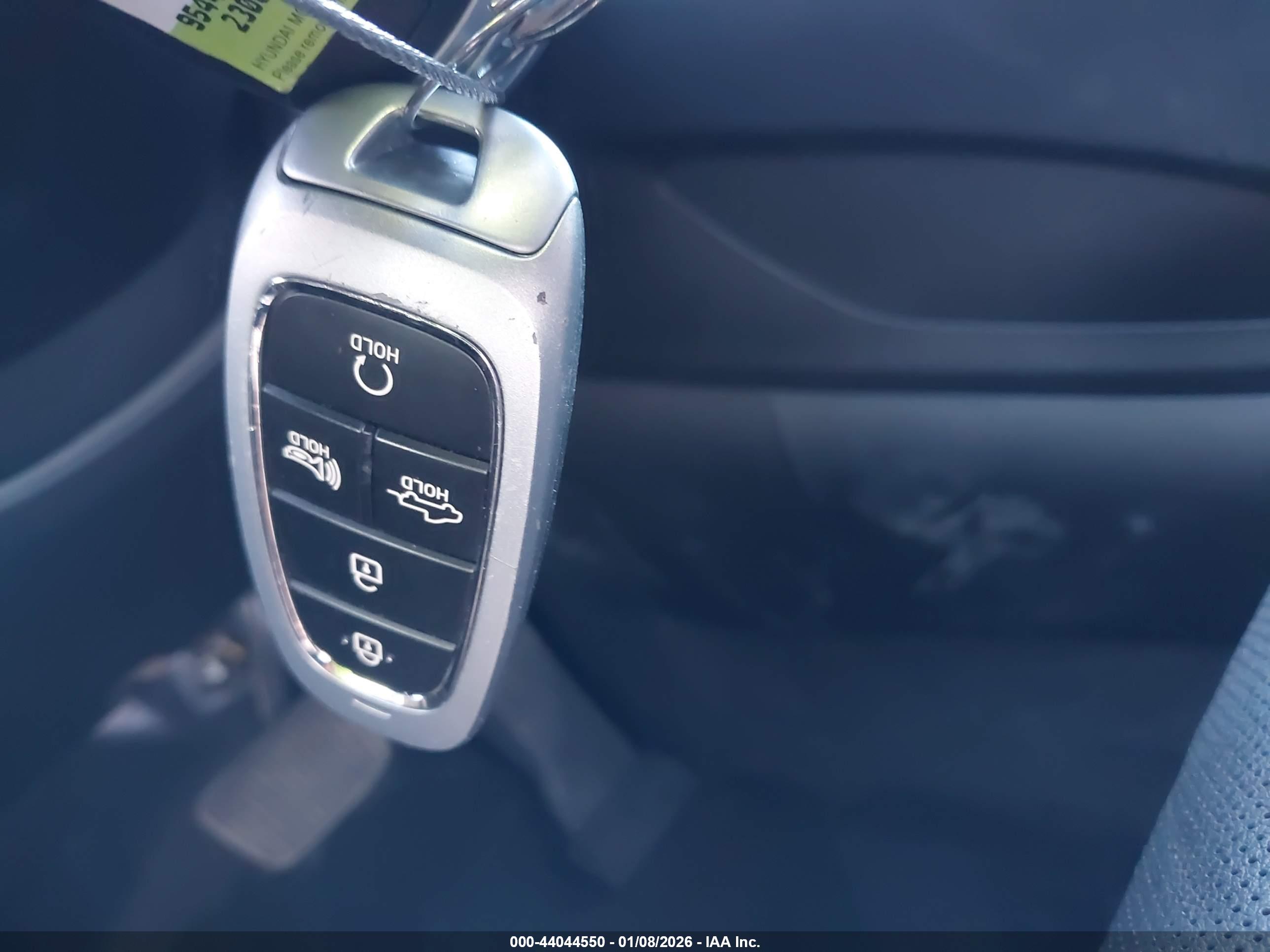 HYUNDAI SANTA image 11