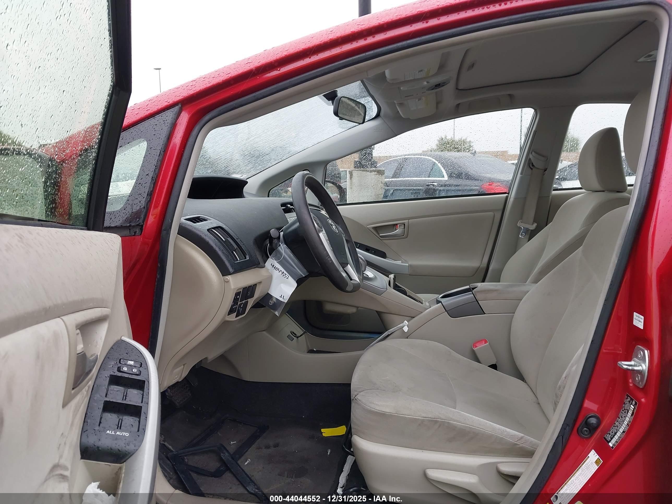 TOYOTA PRIUS image 5