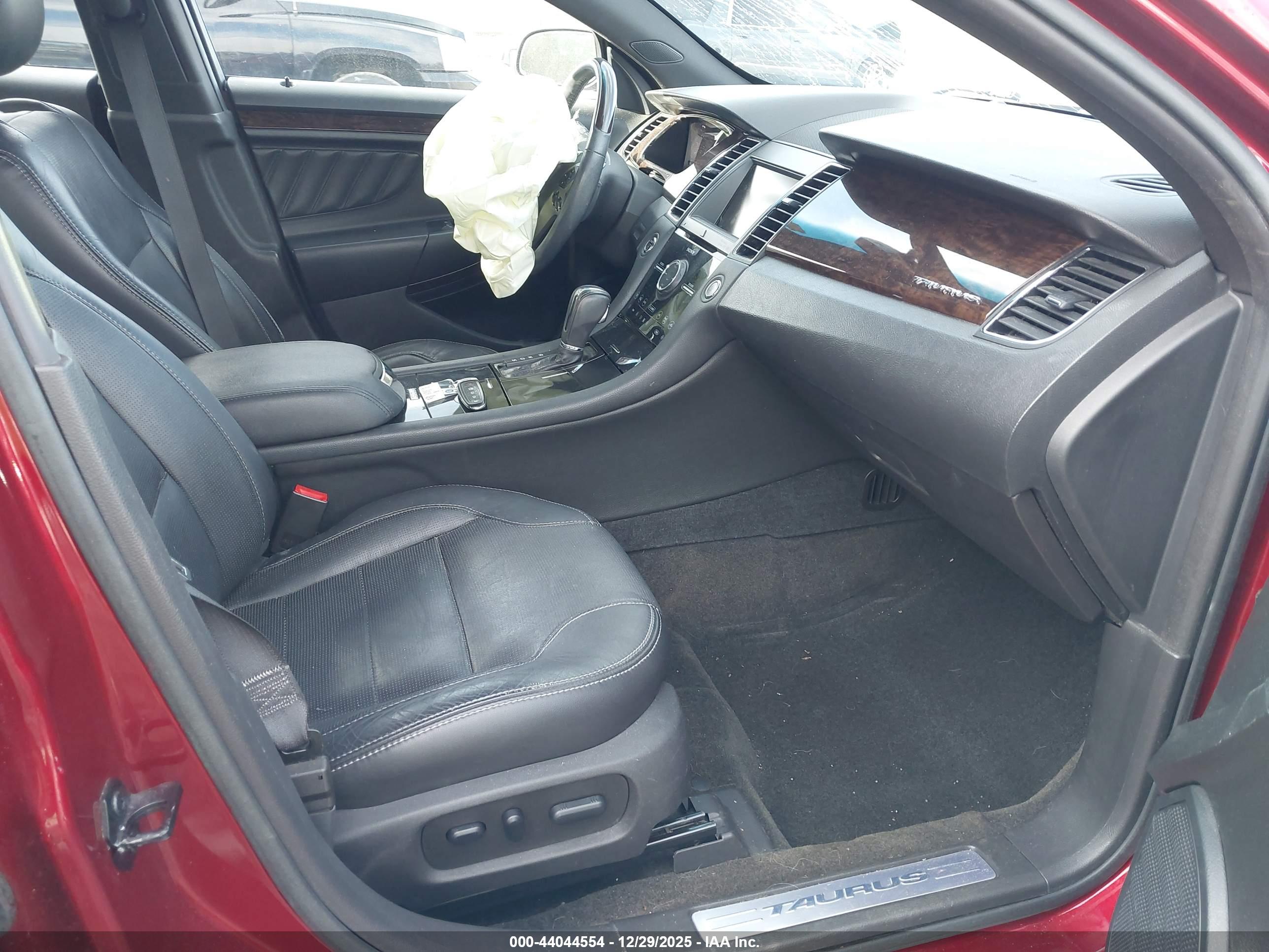 FORD TAURUS image 5