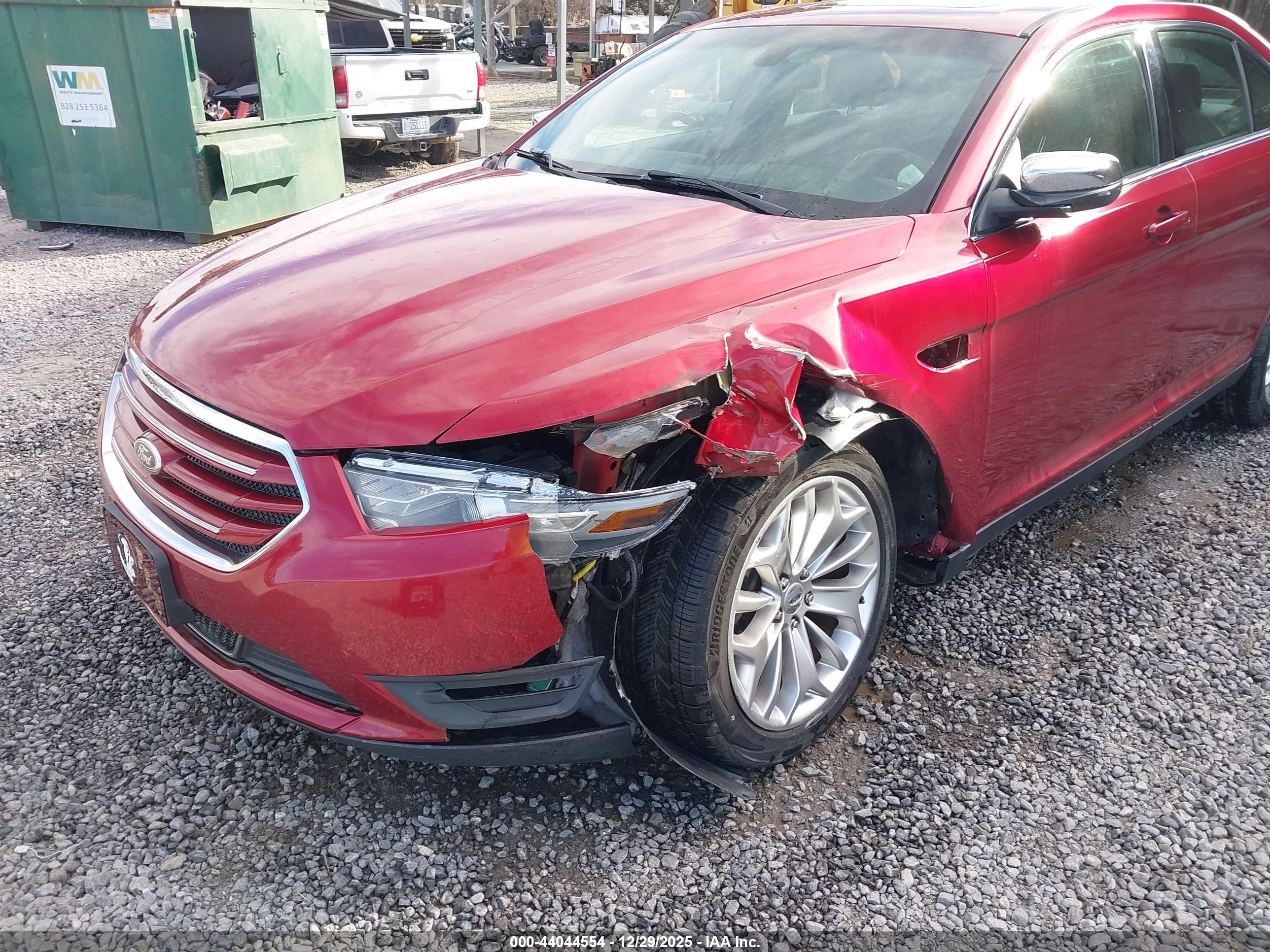 FORD TAURUS image 6