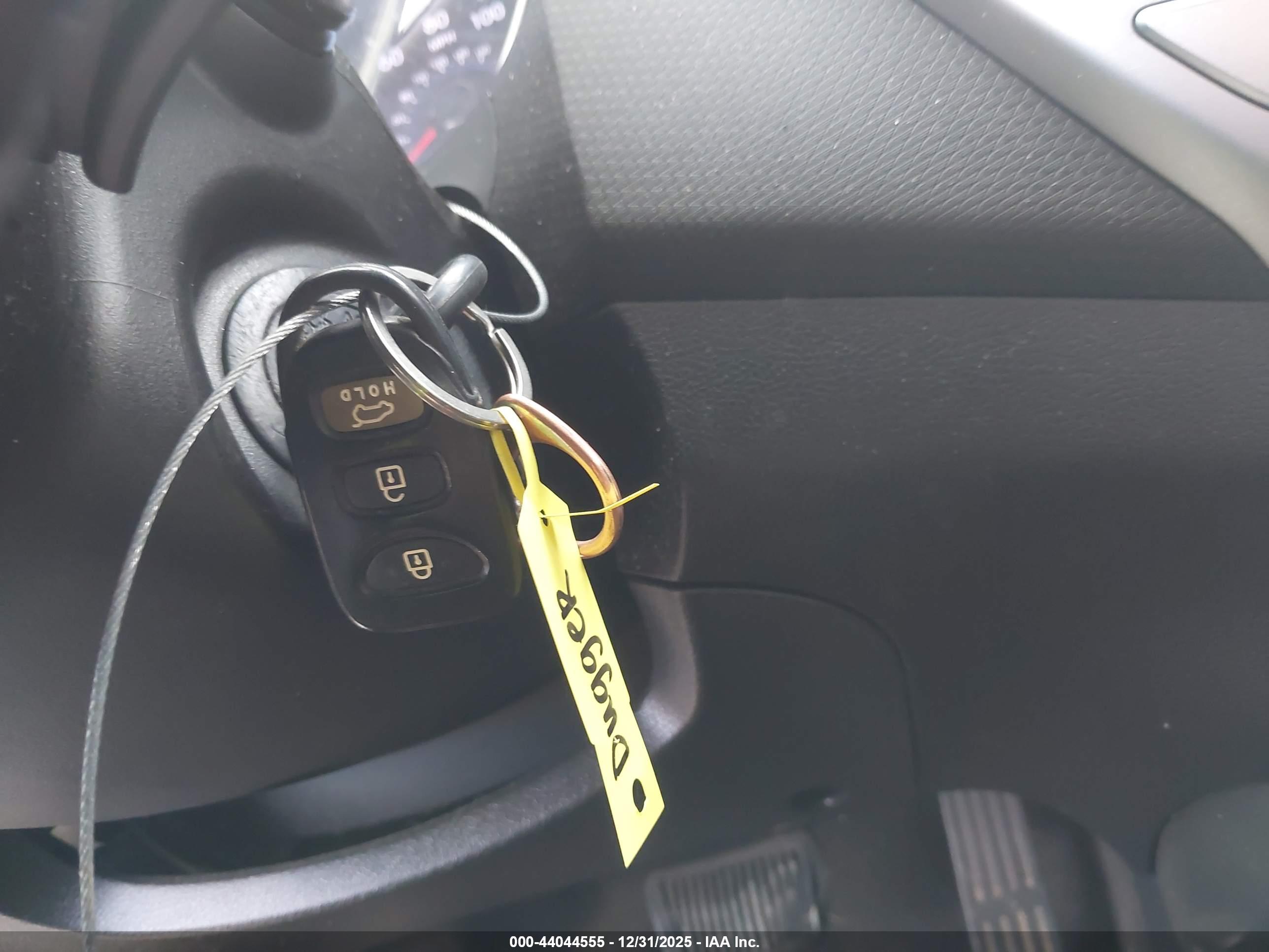 HYUNDAI VELOSTER image 11