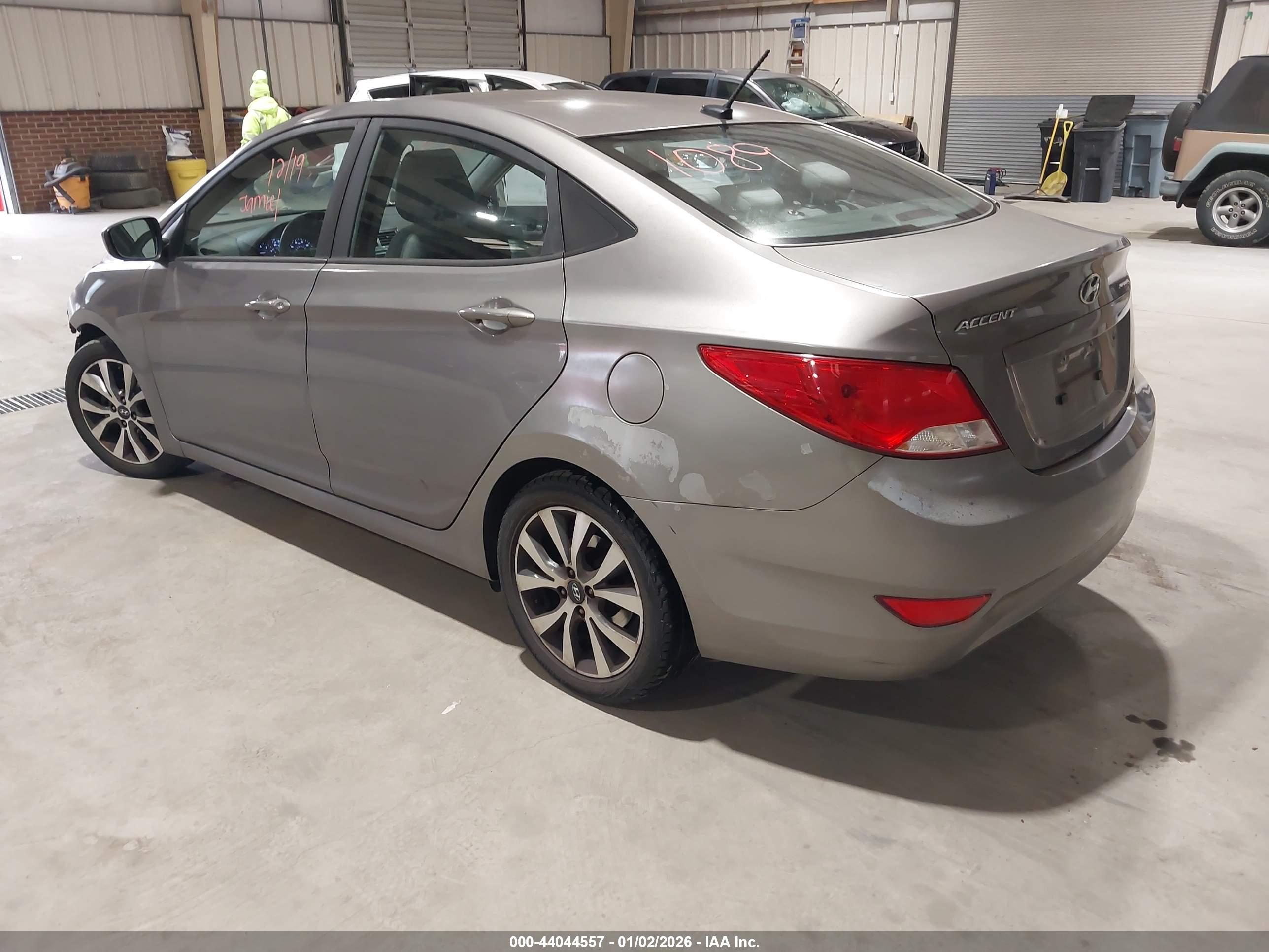 HYUNDAI ACCENT image 3