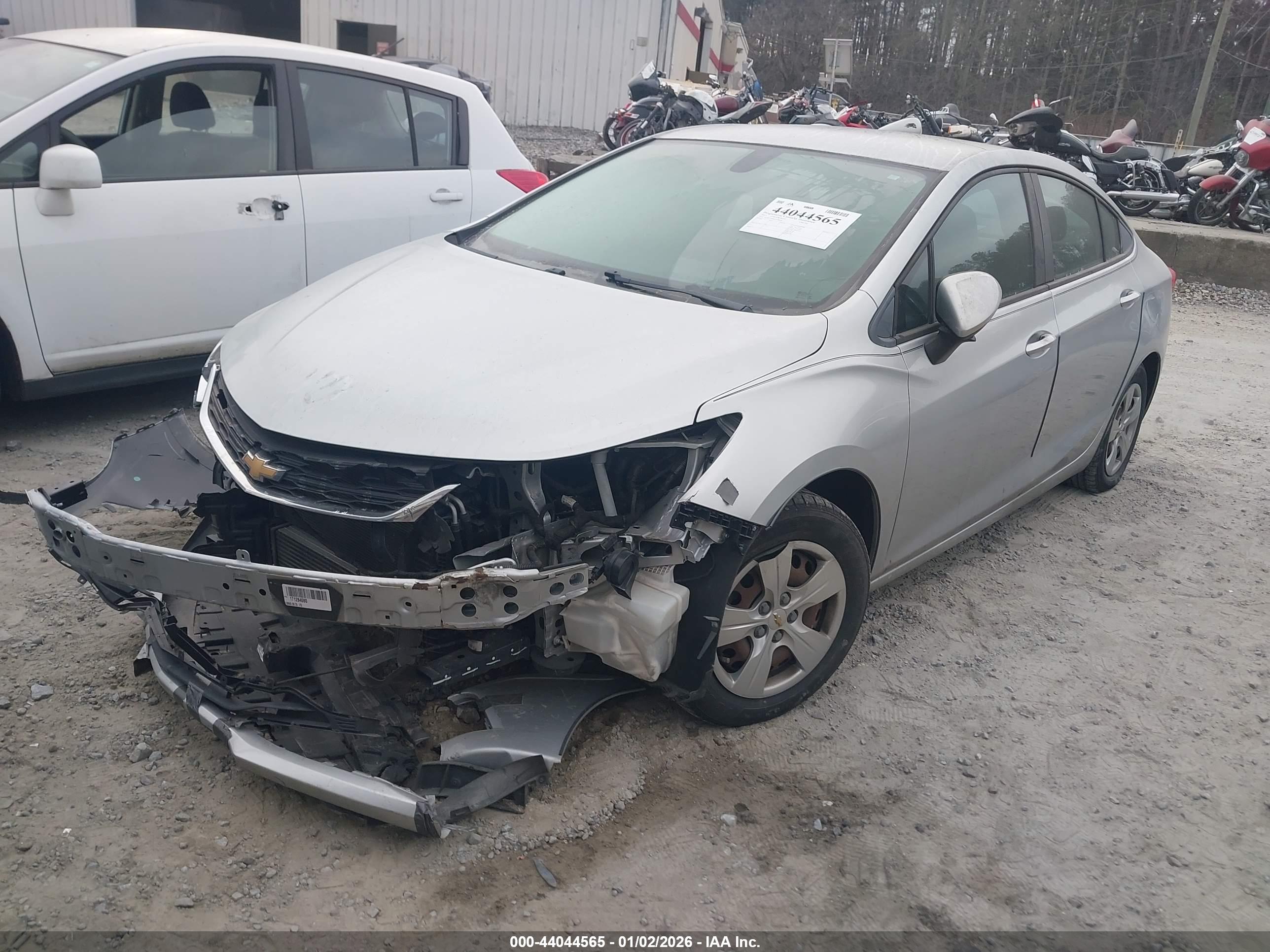 CHEVROLET CRUZE image 2
