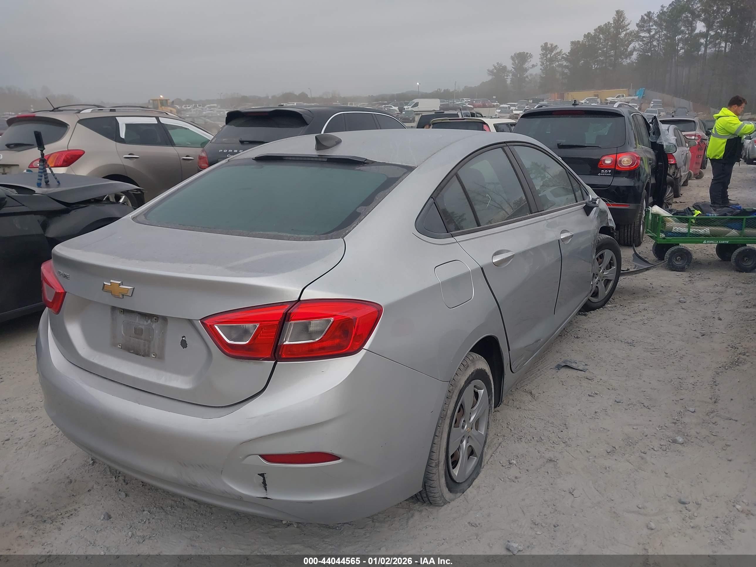 CHEVROLET CRUZE image 4