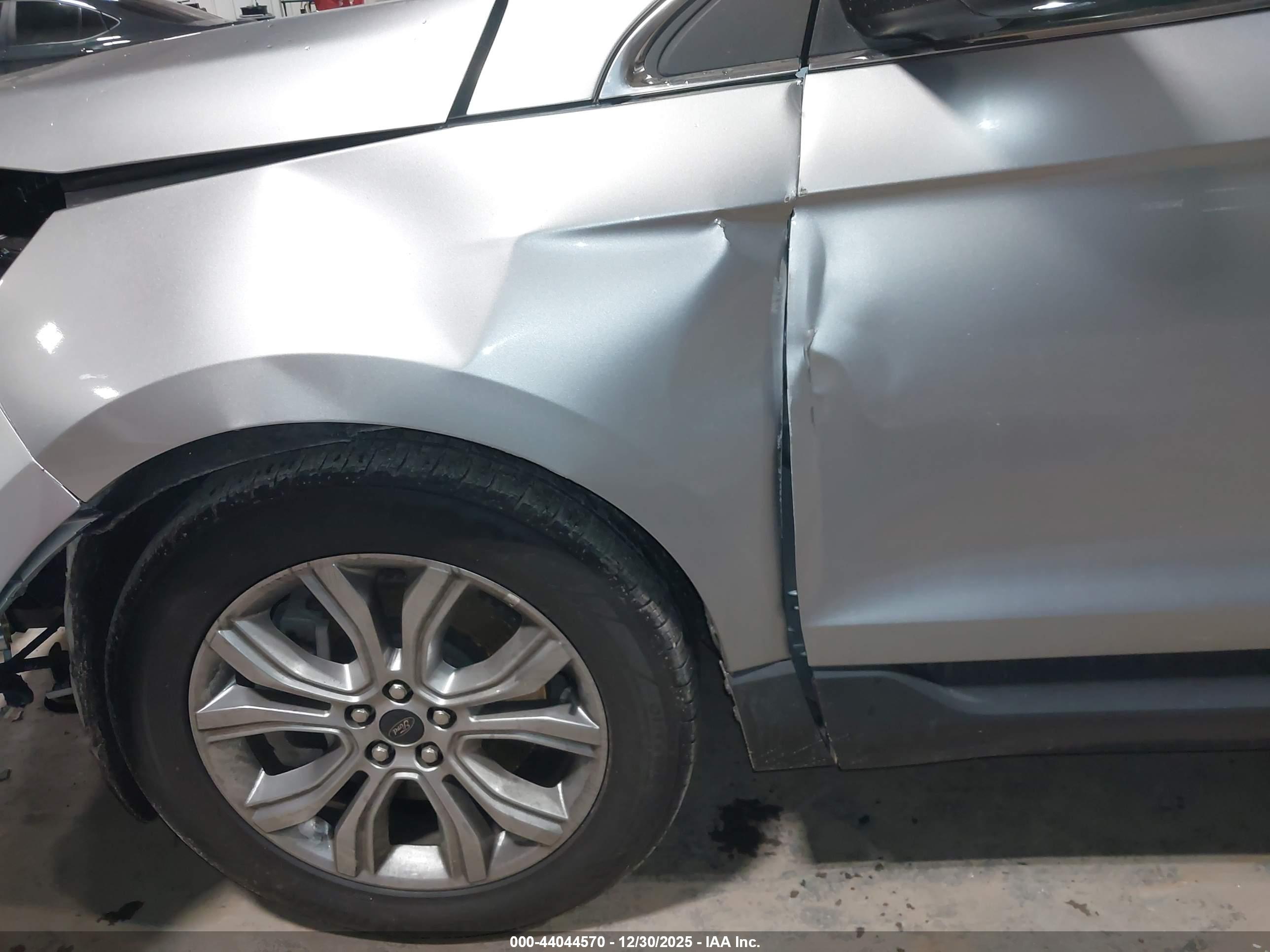 FORD EDGE image 6