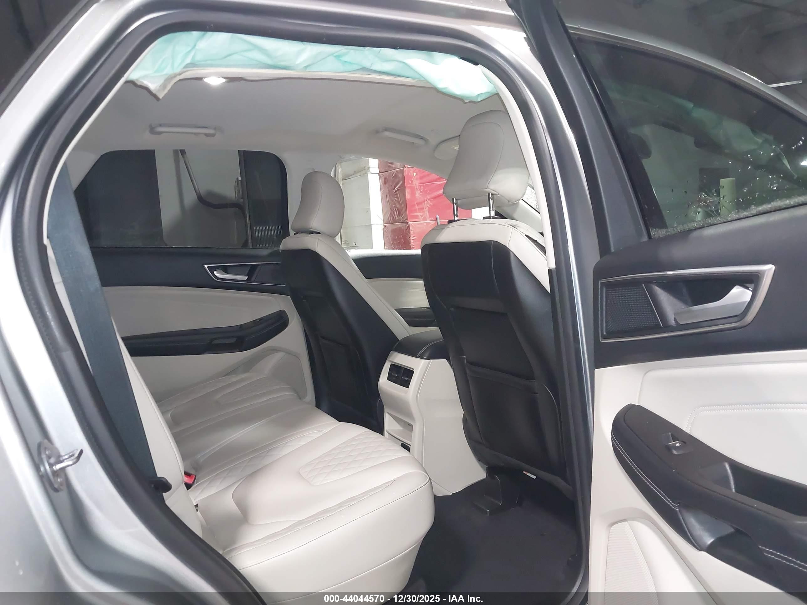 FORD EDGE image 8