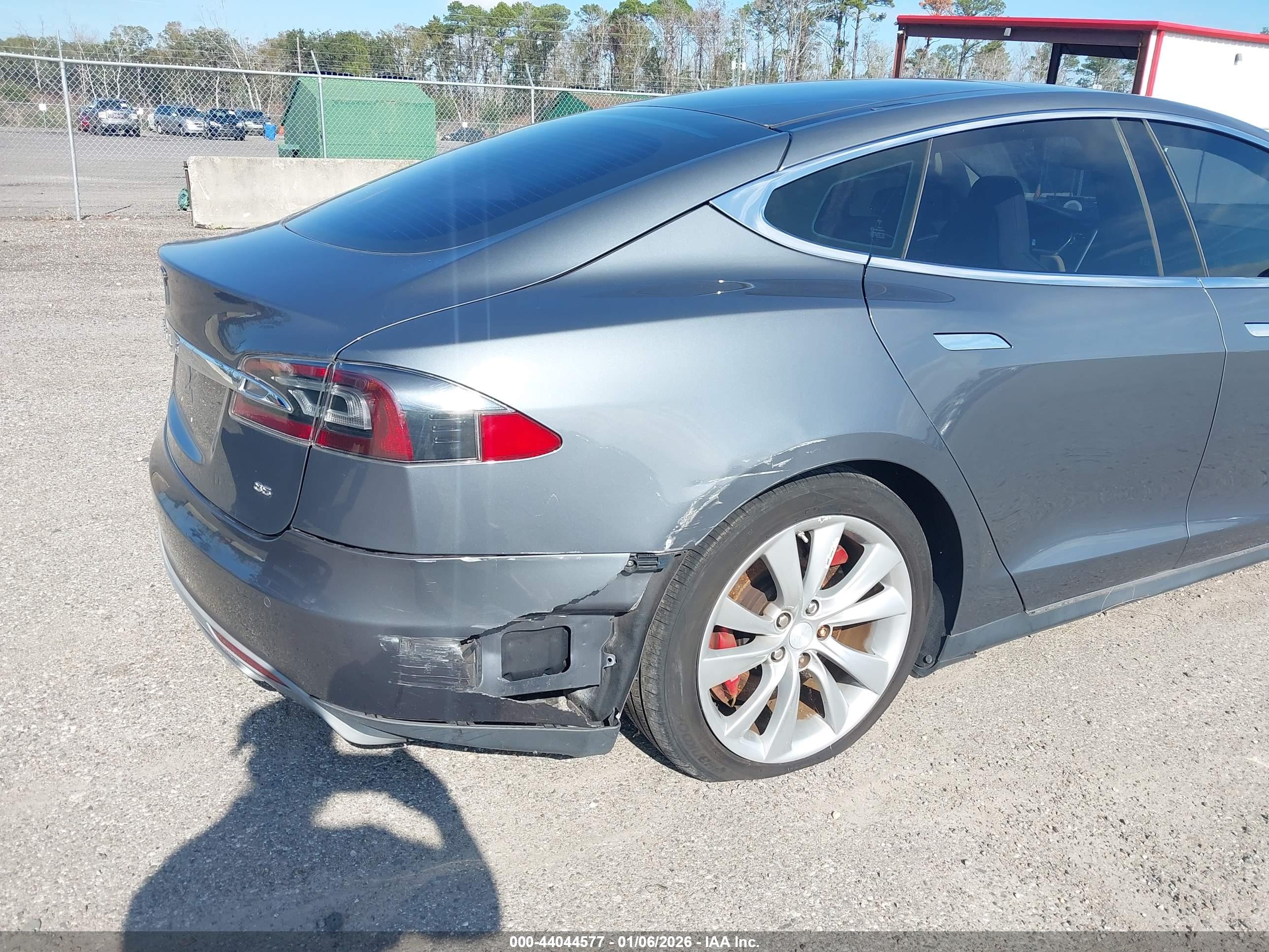 TESLA MODEL image 6